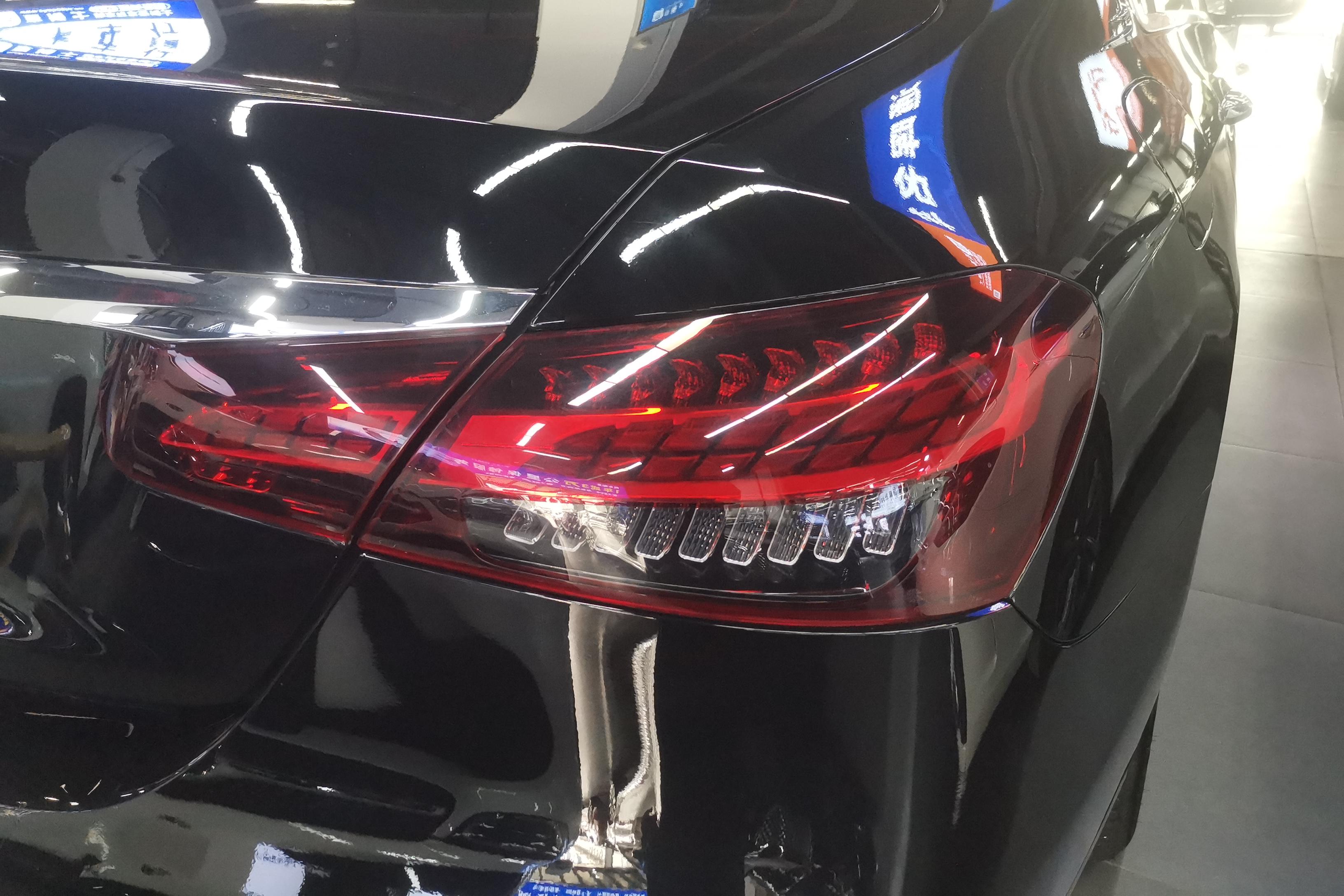 奔驰E级 300L 2022款 2.0T 自动 汽油 豪华型 (国Ⅵ) 