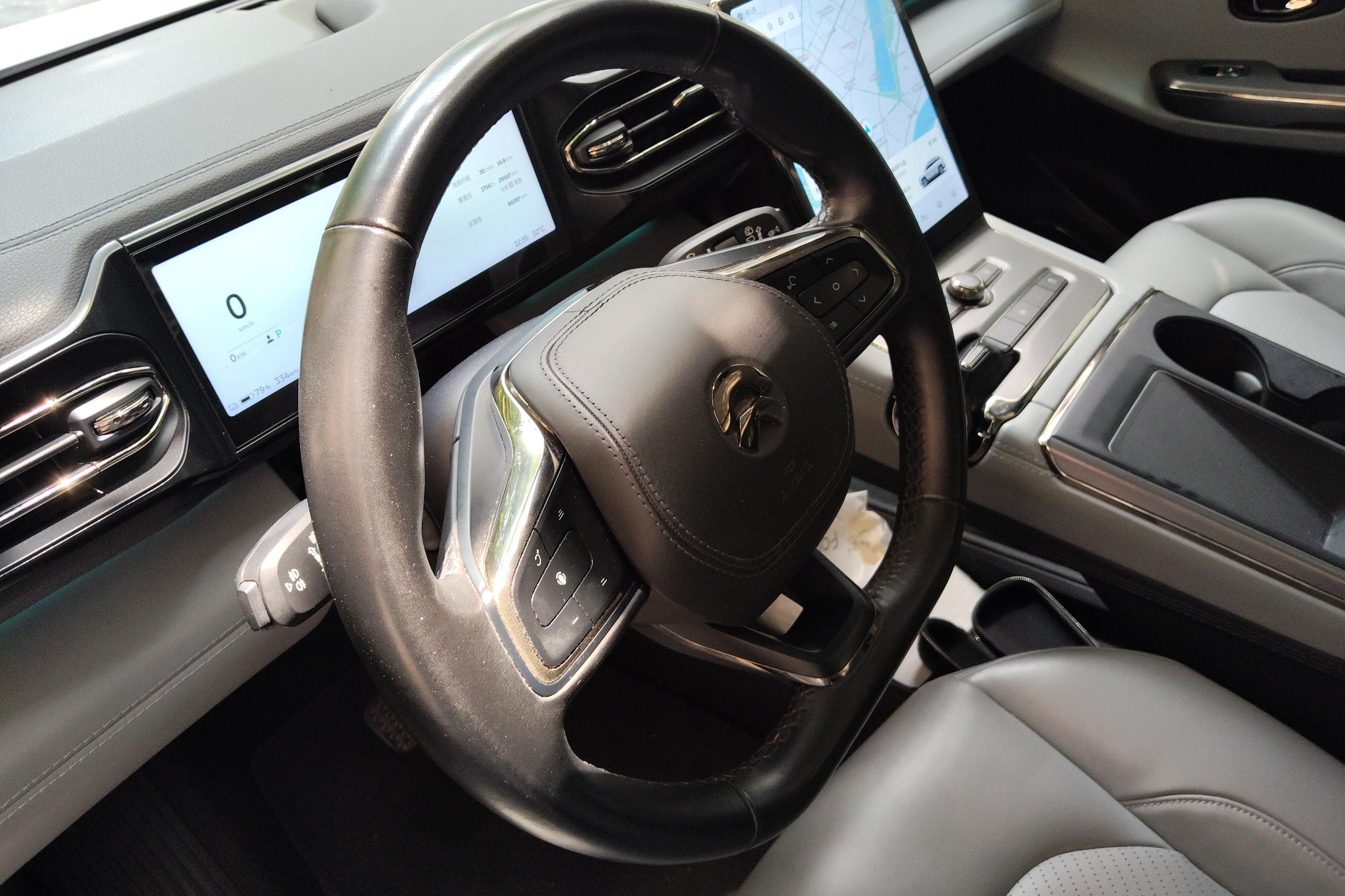 蔚来ES6 2020款 70kWh420km四驱 纯电动 运动版420KM 