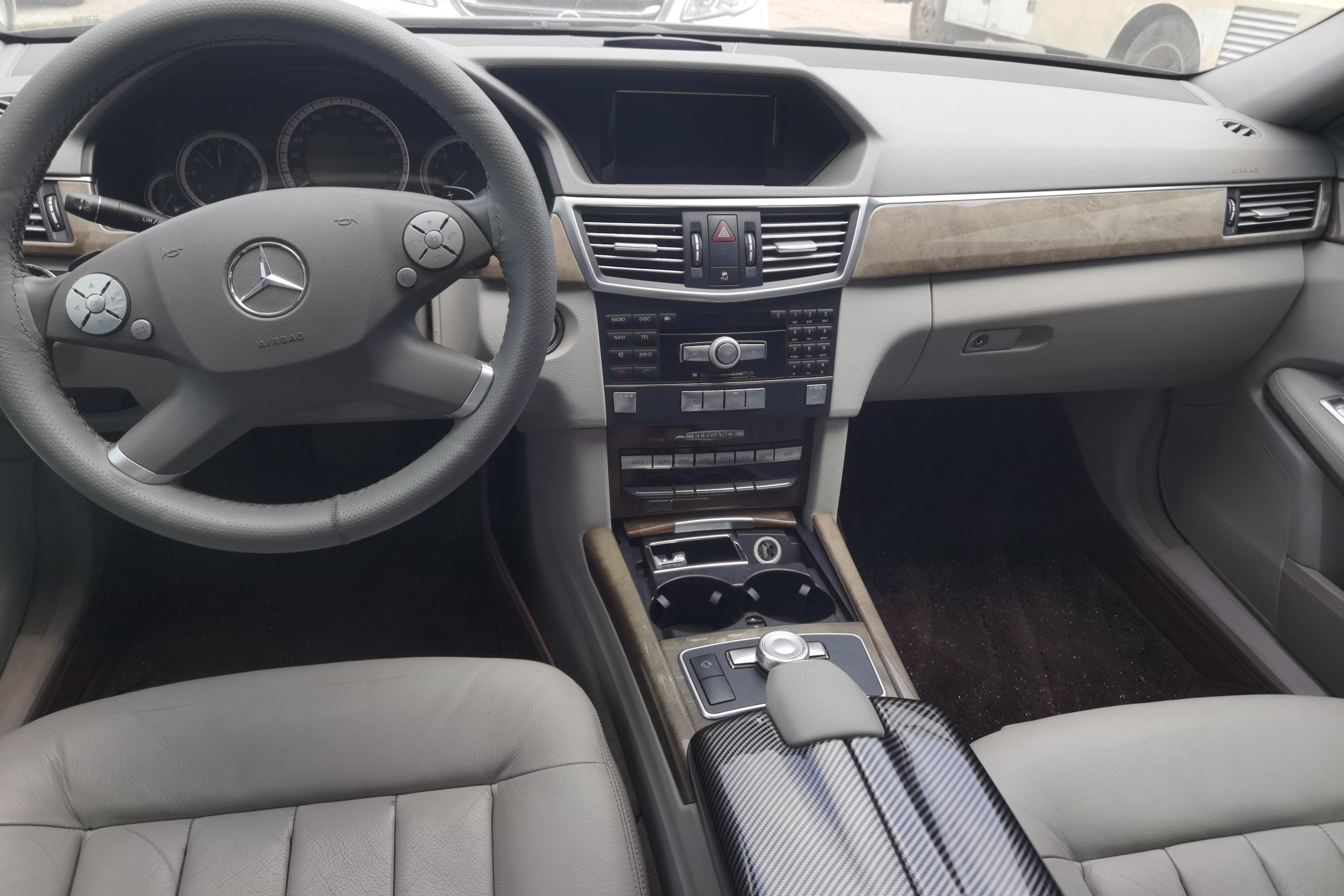 奔驰E级 E300 [进口] 2009款 3.0L 自动 汽油 优雅型 