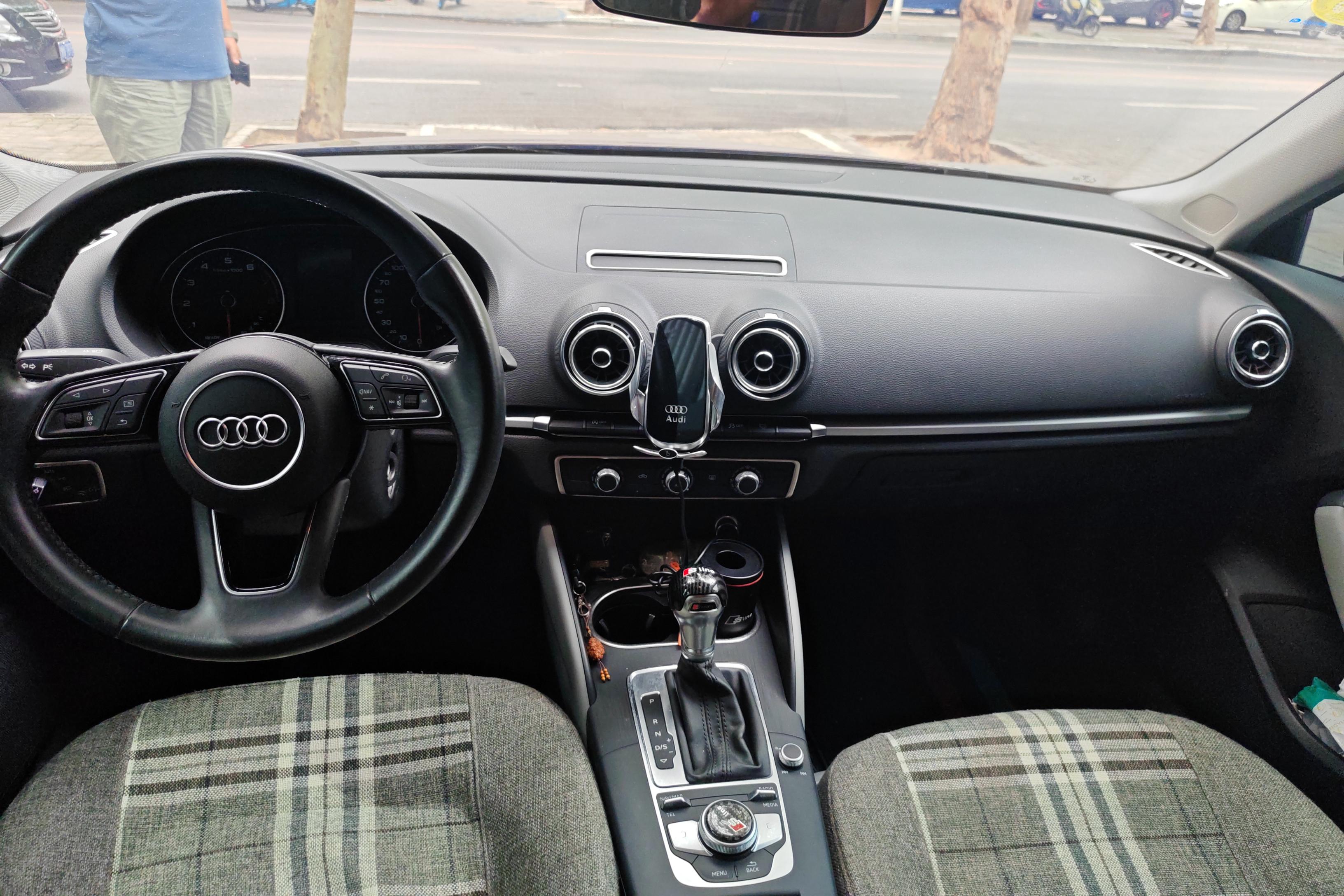 奥迪A3 35TFSI 2018款 1.4T 自动 汽油 进取型30周年Sportback (国Ⅴ) 