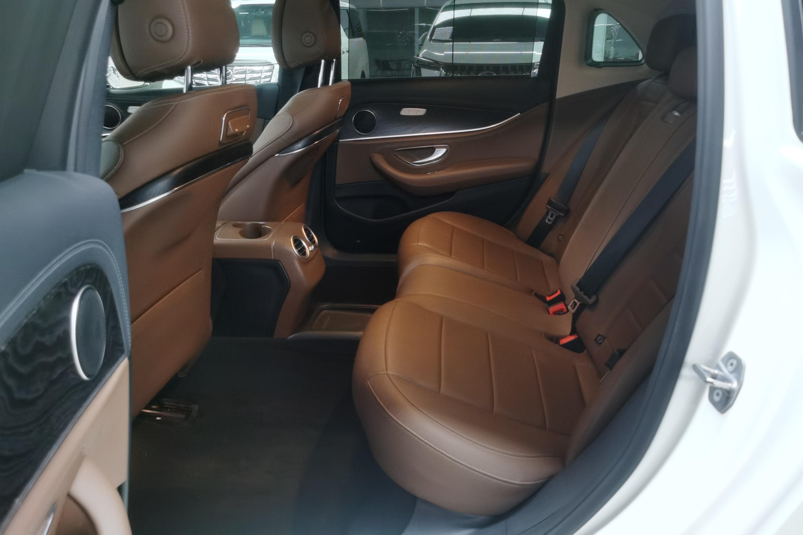 奔驰E级 E300L 2018款 2.0T 自动 汽油 运动豪华型 (国Ⅴ) 