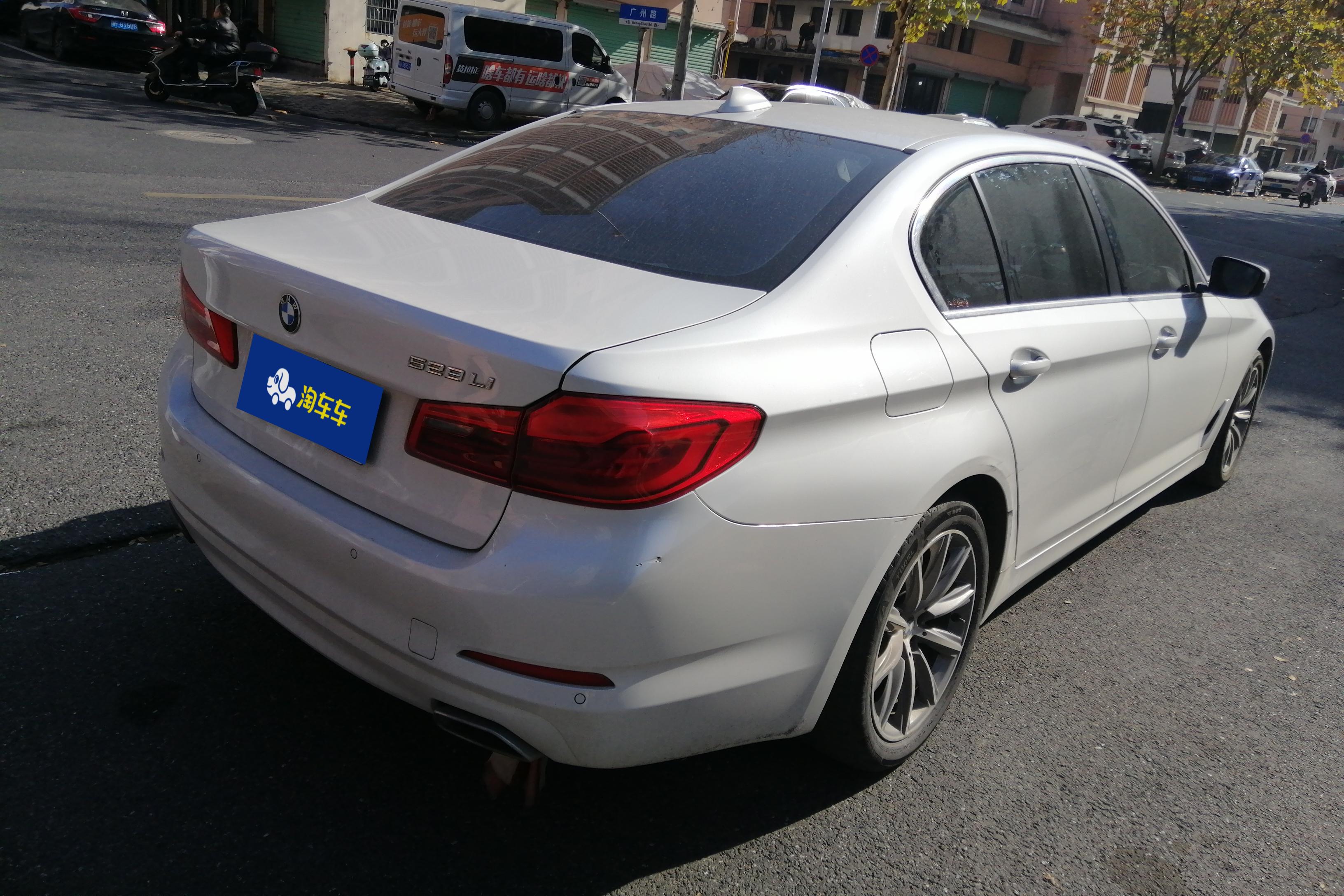 宝马5系 528Li 2018款 2.0T 自动 汽油 上市特别版 (国Ⅴ) 