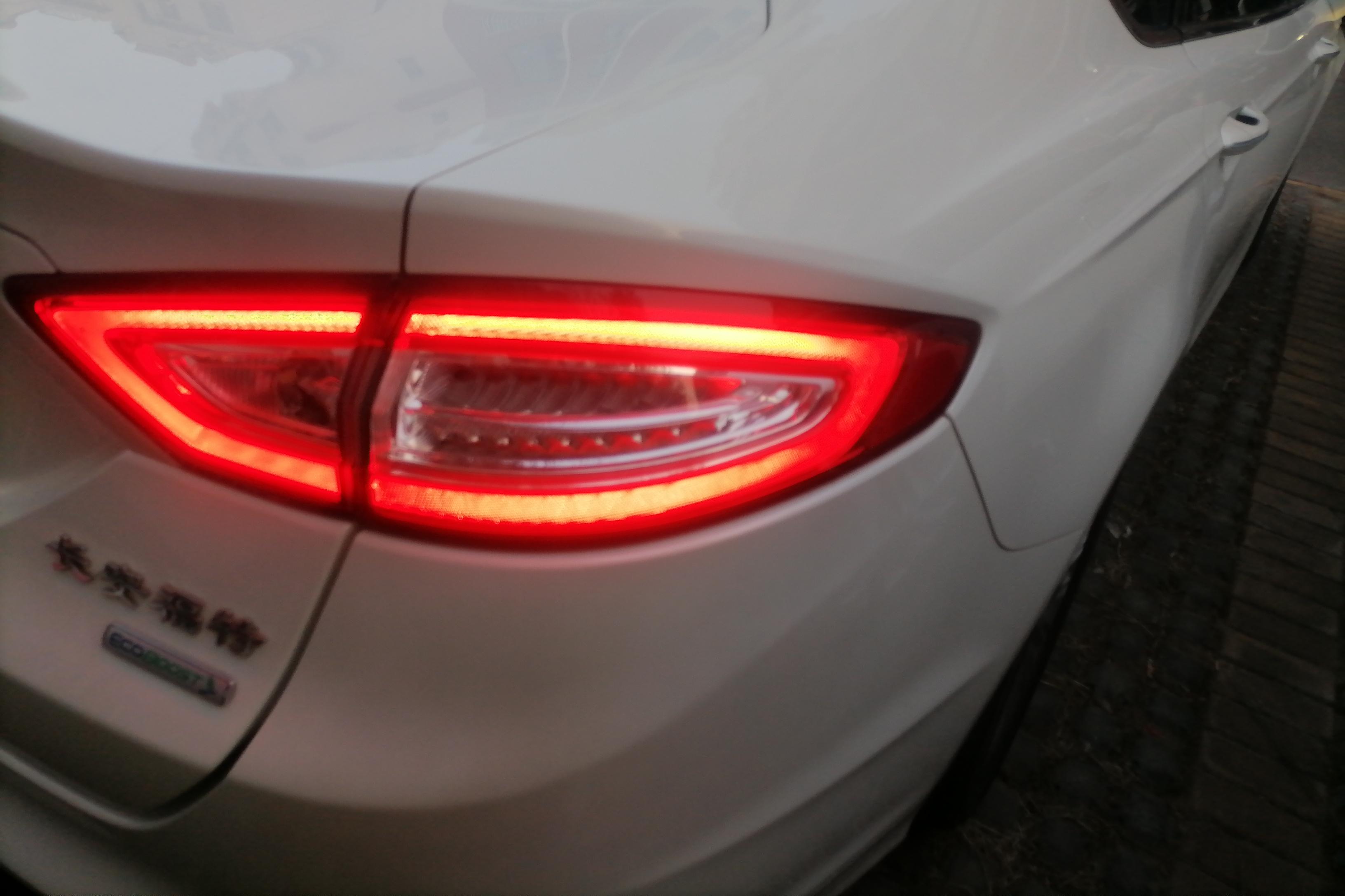 福特蒙迪欧 2013款 2.0T 自动 GTDi200豪华型 (国Ⅳ) 