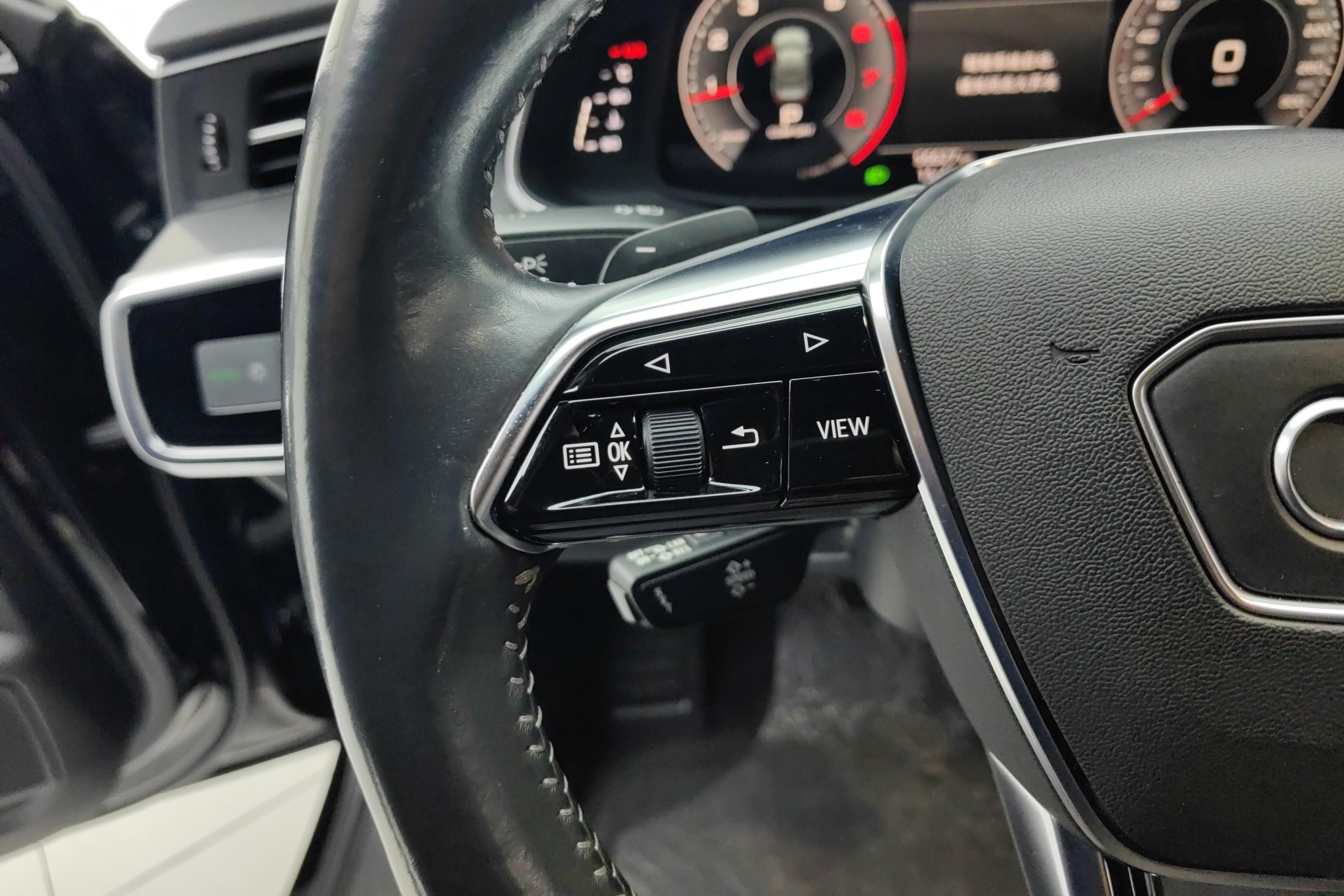 奥迪A6L 40TFSI 2019款 2.0T 自动 豪华动感型 (国Ⅵ) 
