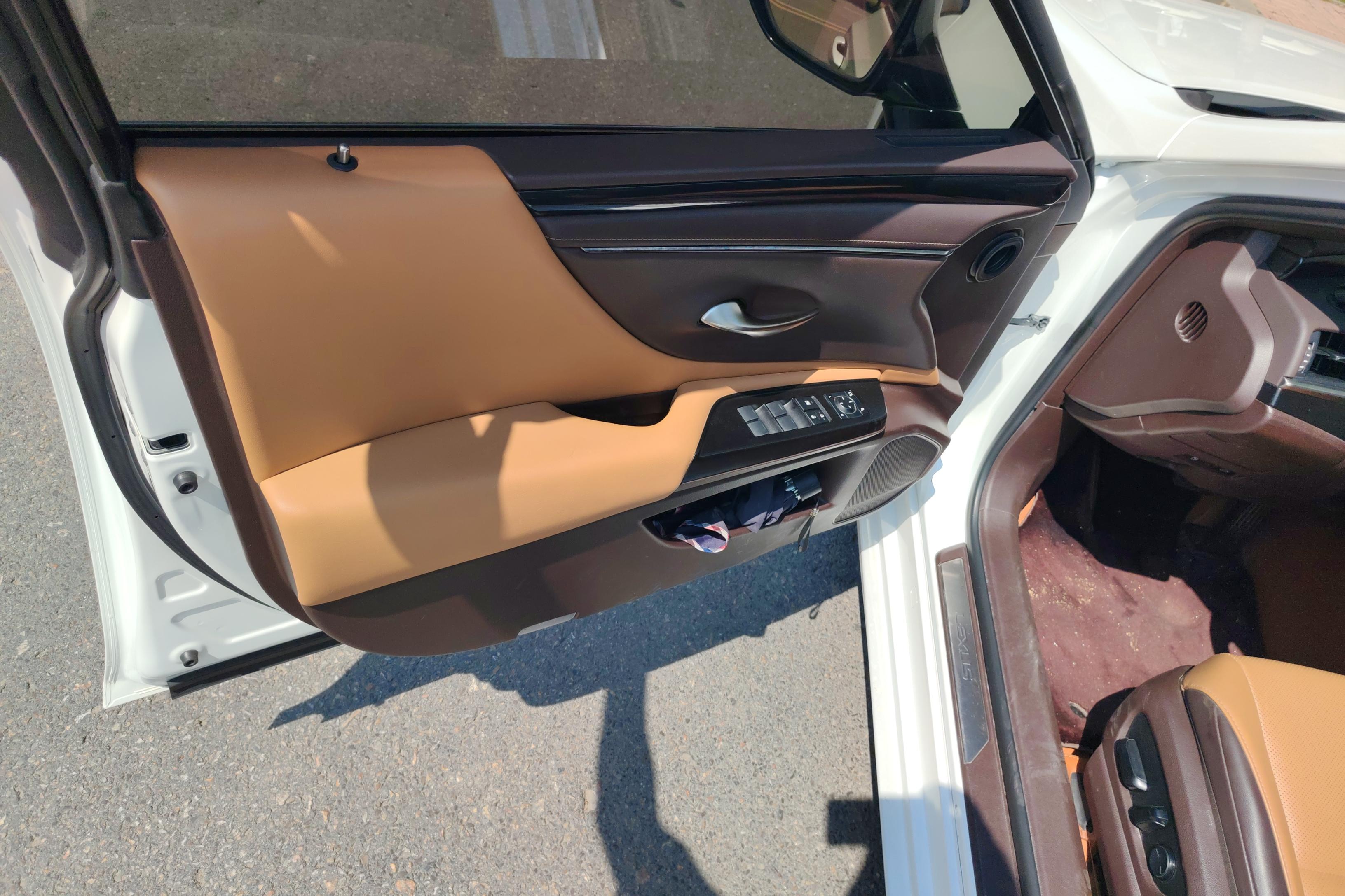 雷克萨斯ES 200 [进口] 2020款 2.0L 自动 卓越版 