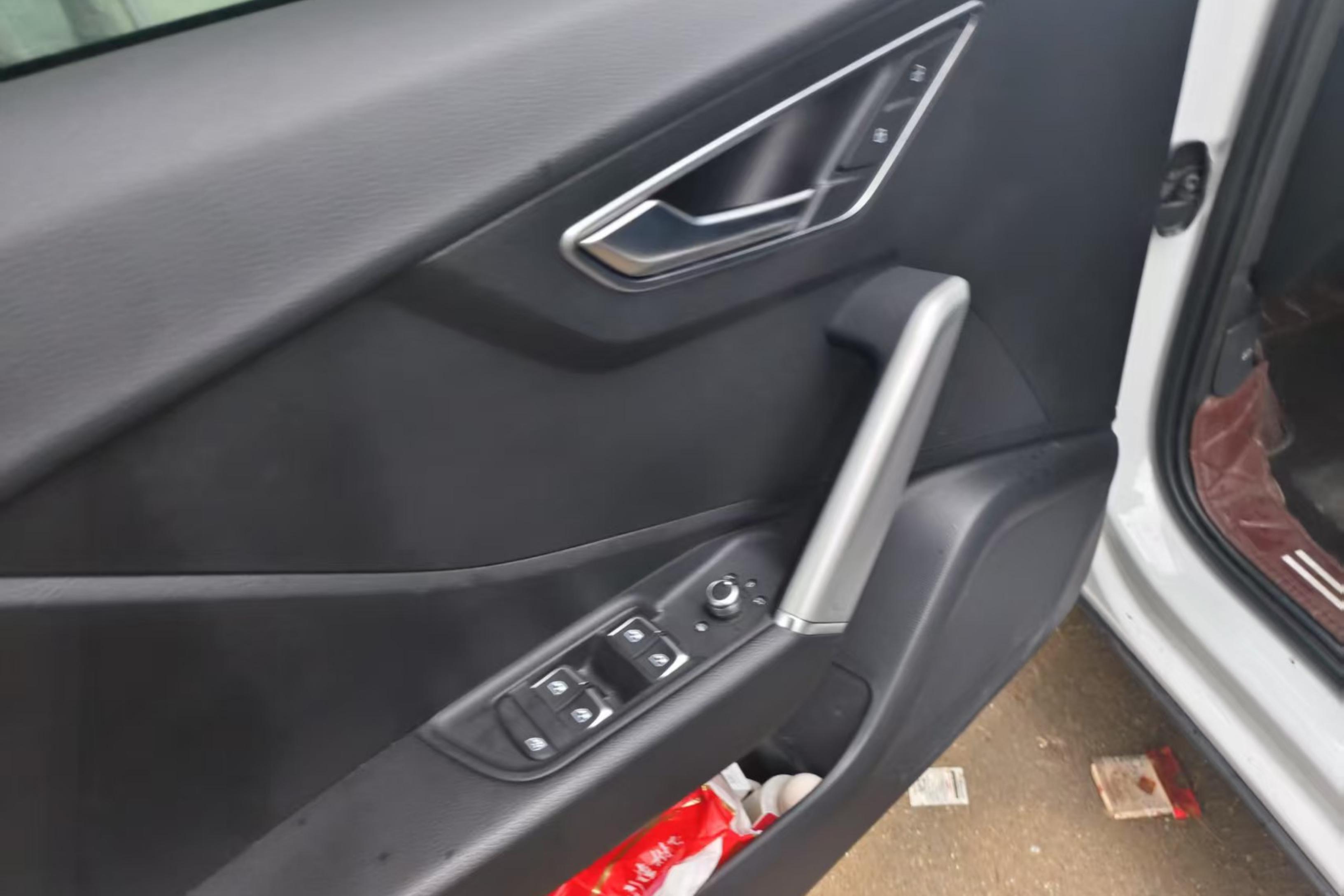 奥迪Q2L 35TFSI 2021款 1.4T 自动 进取动感型 (国Ⅵ) 
