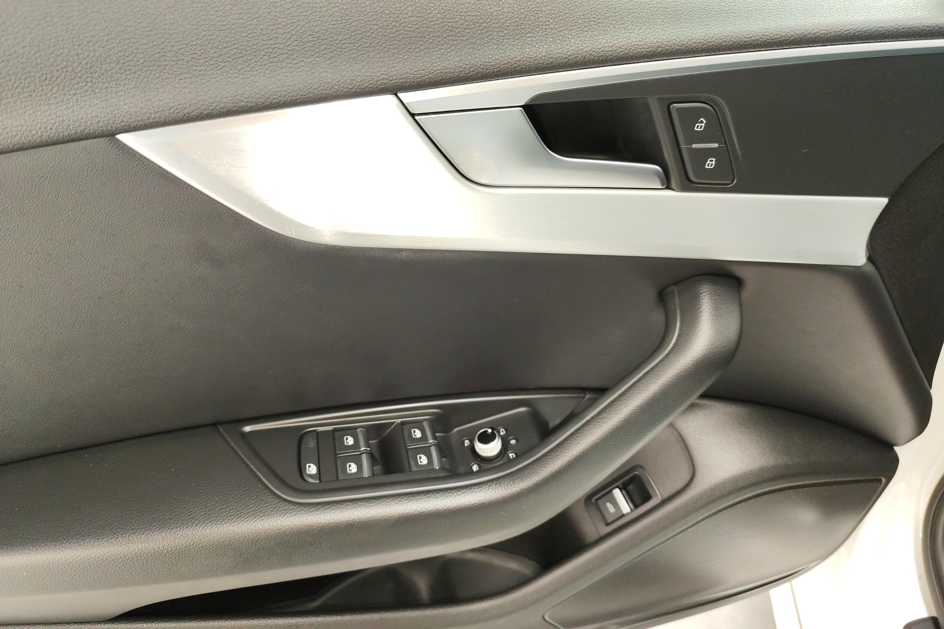 奥迪A4L 2019款 2.0T 自动 quattro个性运动版 (国Ⅵ) 