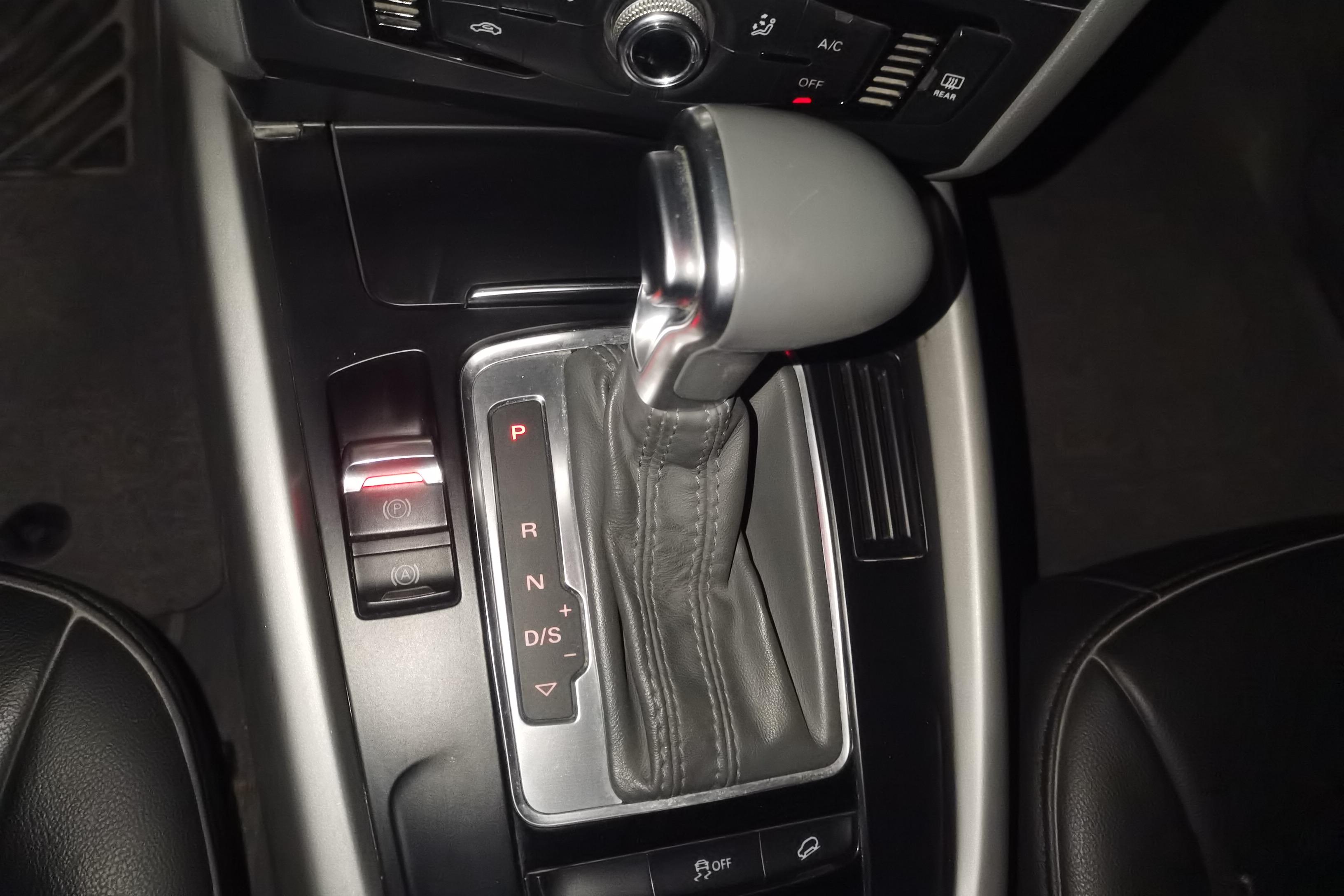 奥迪Q5 2013款 2.0T 自动 四驱 汽油 进取型 (国Ⅳ) 