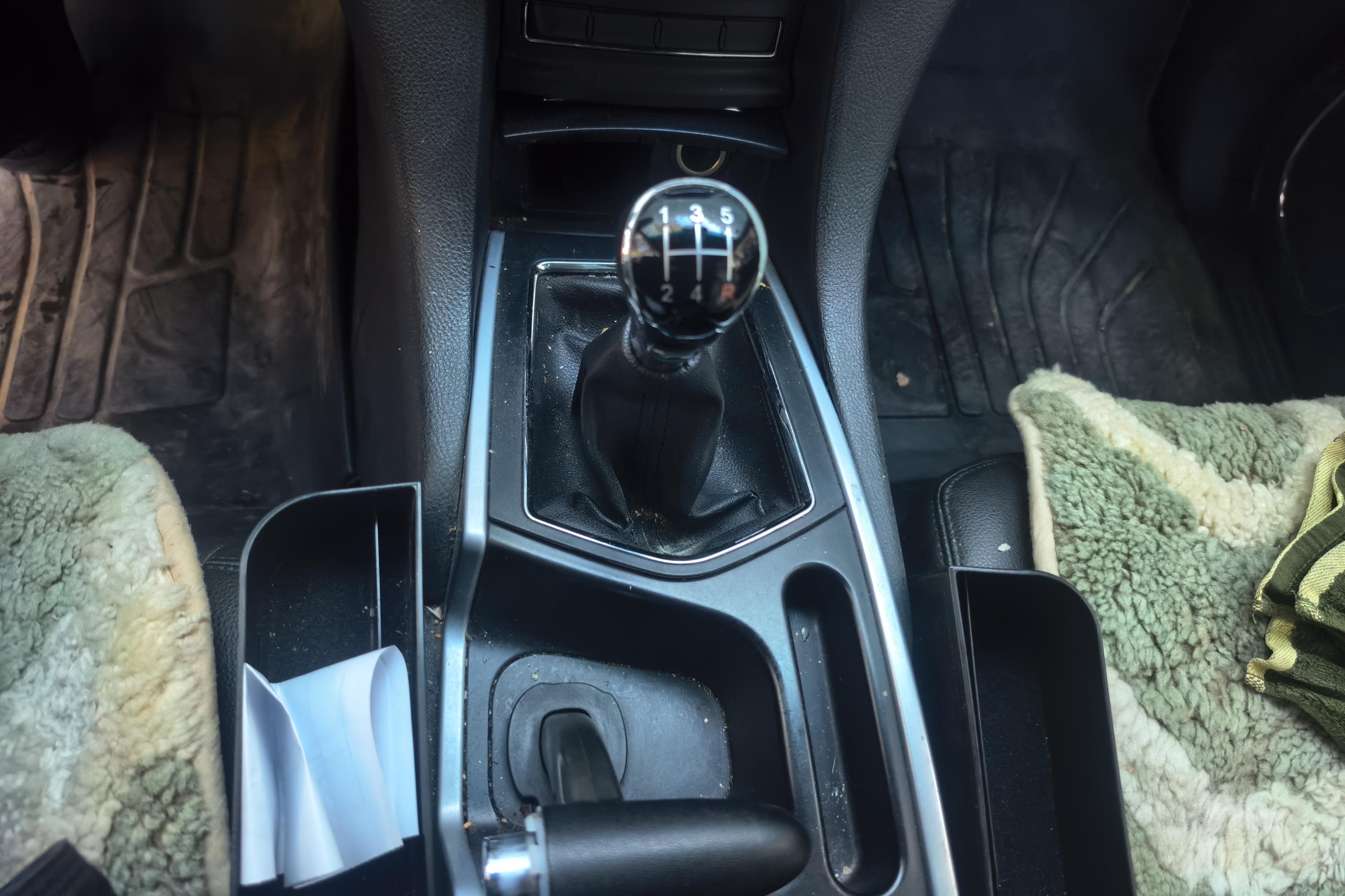 江铃驭胜 S350 2013款 2.0T 手动 四驱 豪华版 (国Ⅳ) 