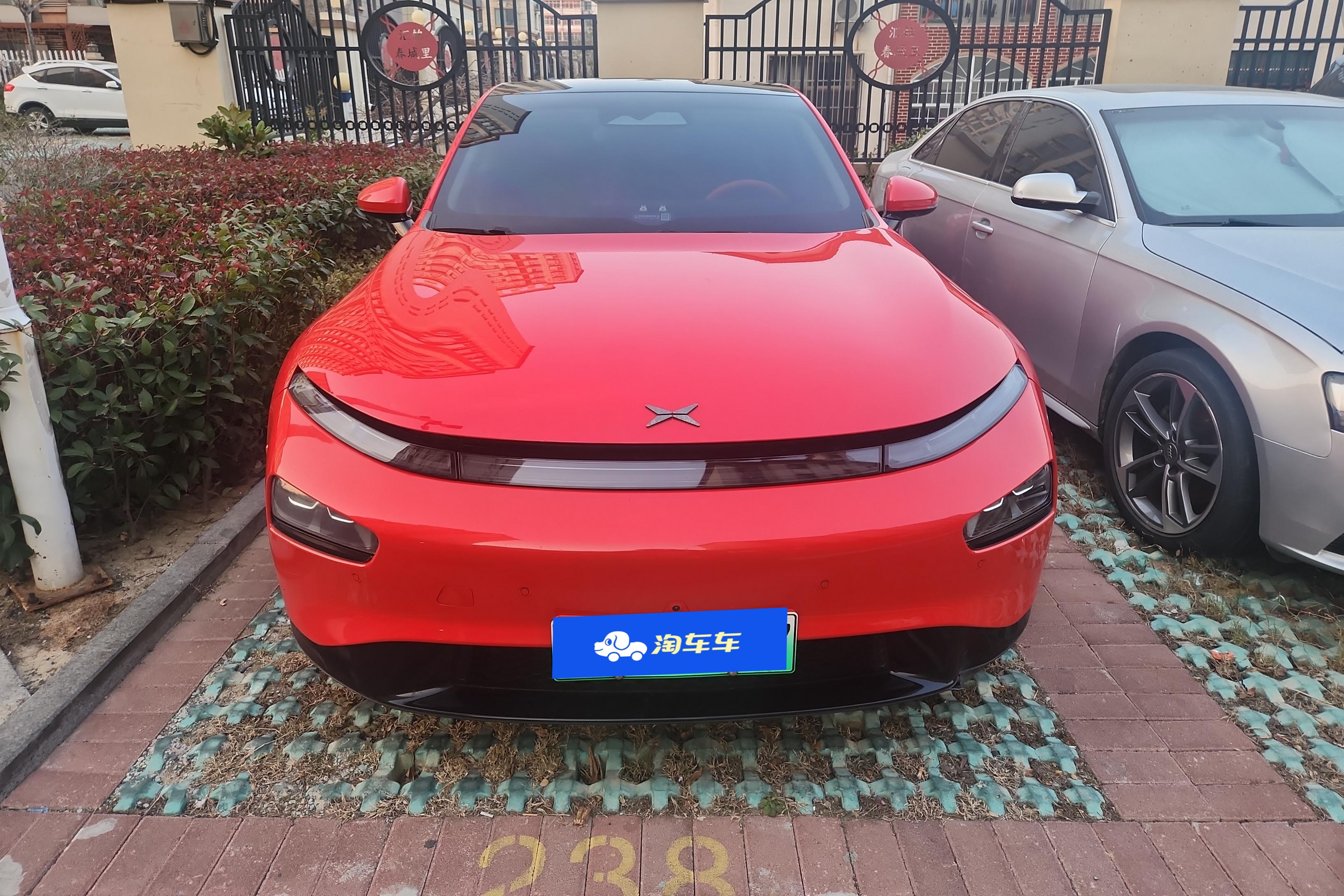 小鹏P7 2020款 自动 长续航智行版 纯电动 
