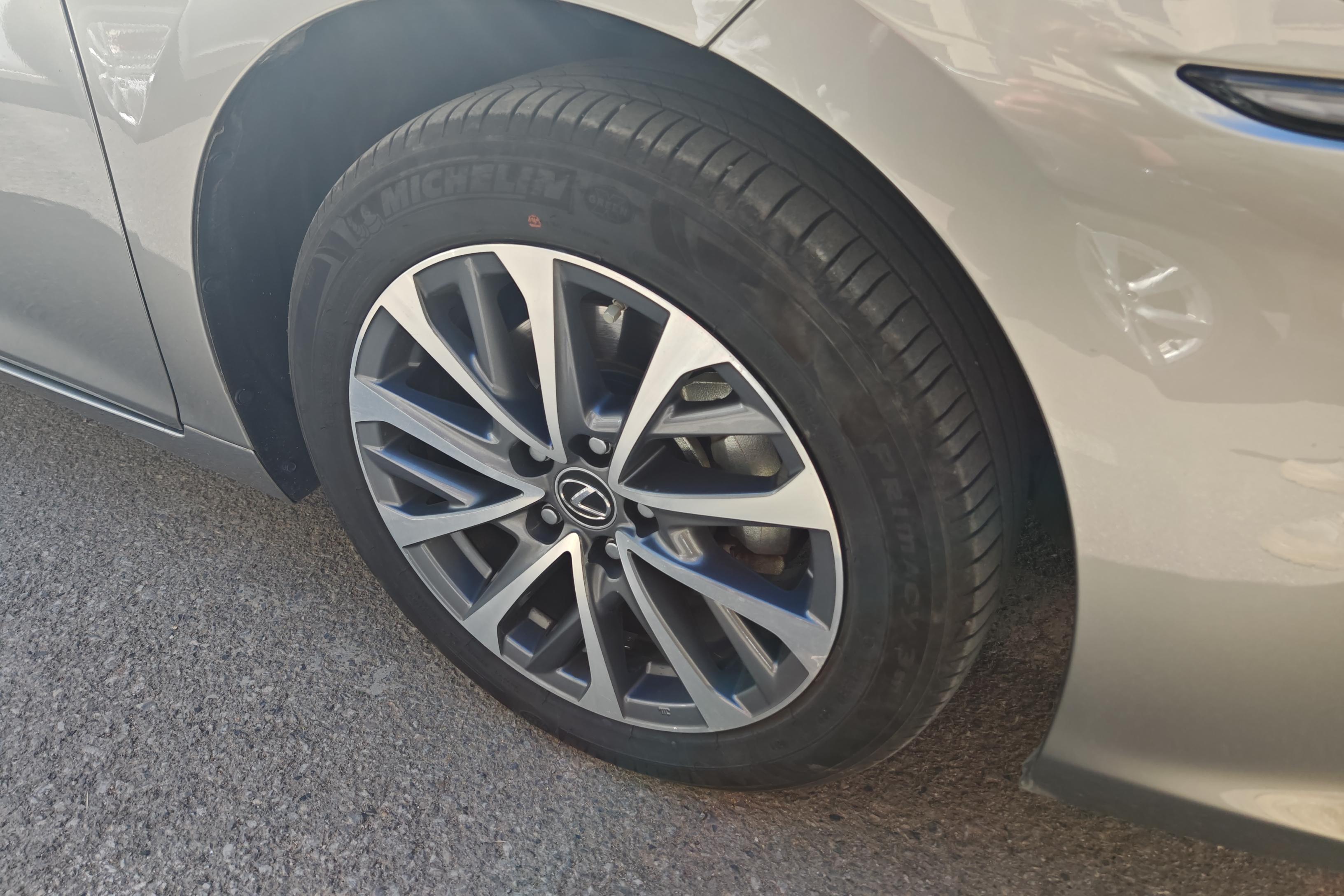 雷克萨斯ES 200 [进口] 2021款 2.0L 自动 卓越版 