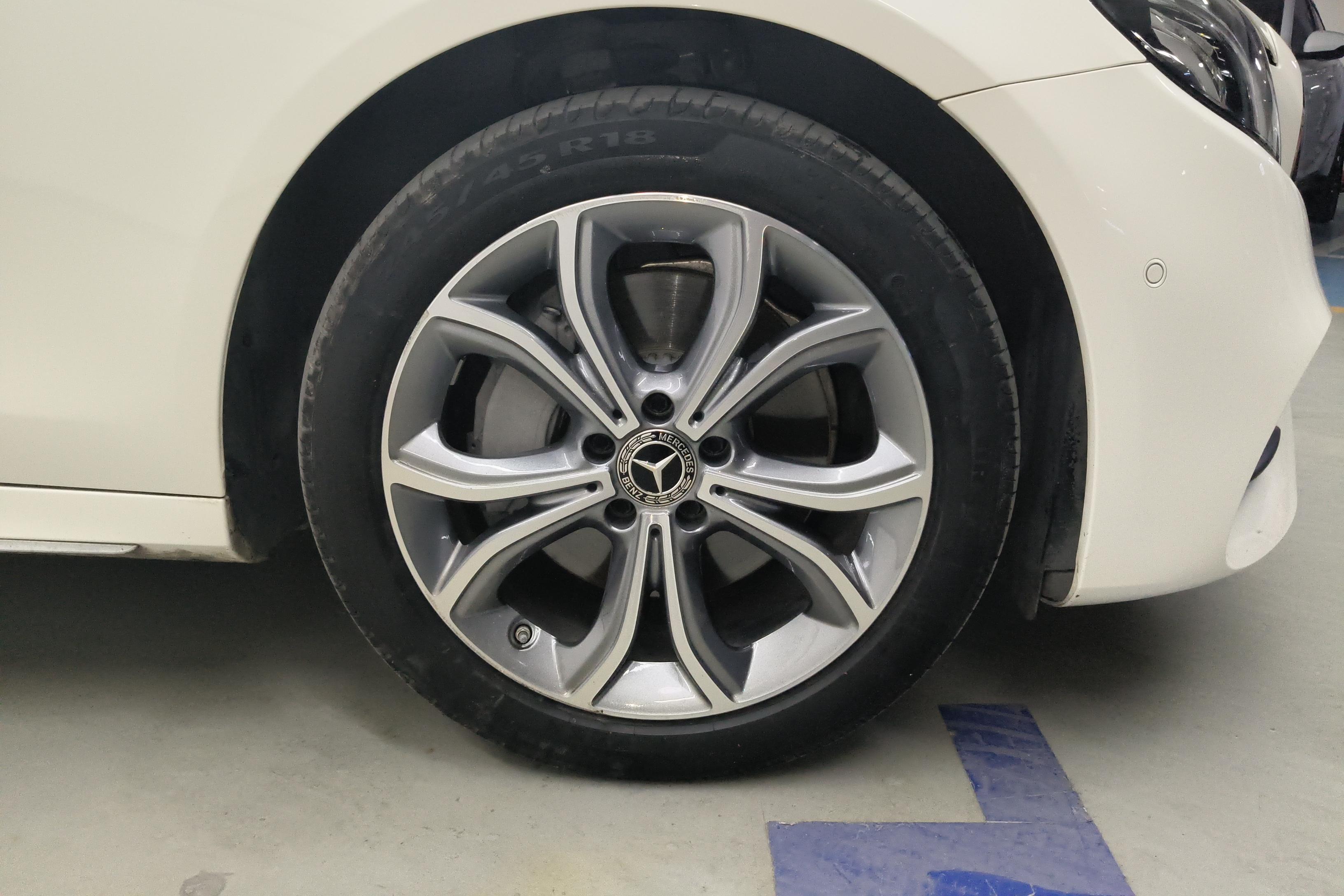 奔驰E级 E300L 2020款 2.0T 自动 汽油 运动豪华型 (国Ⅵ) 