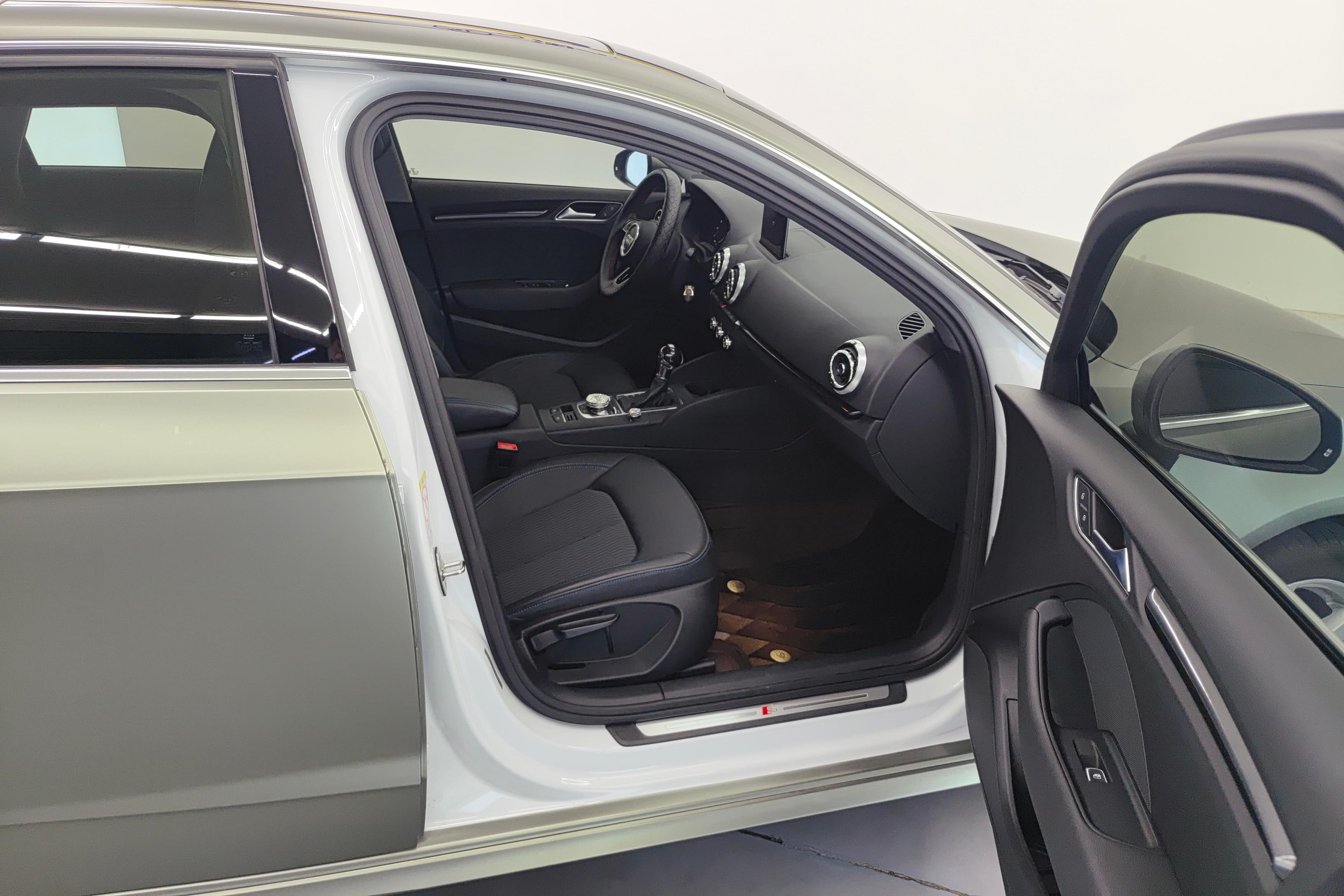 奥迪A3 35TFSI 2019款 1.4T 自动 进取型Limousine (国Ⅴ) 