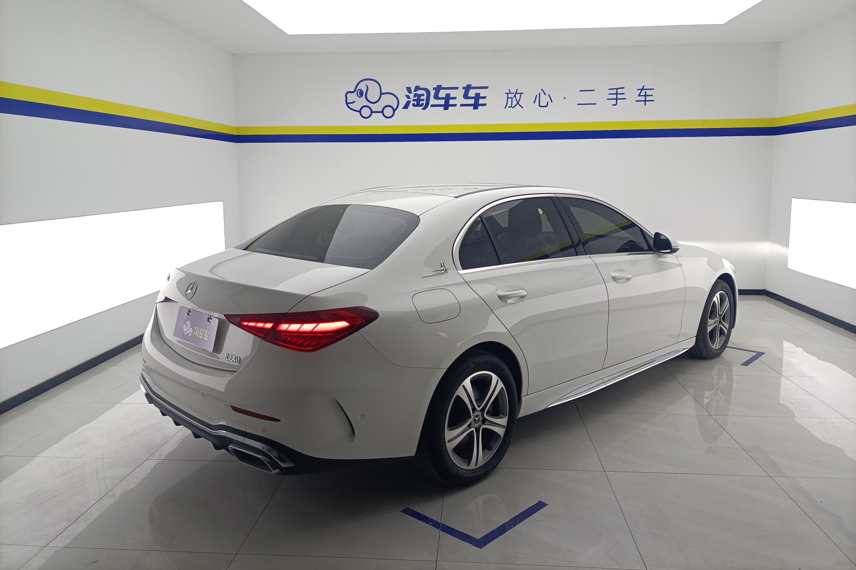 奔驰C级 C200L 2022款 1.5T 自动 改款运动版 (国Ⅵ) 
