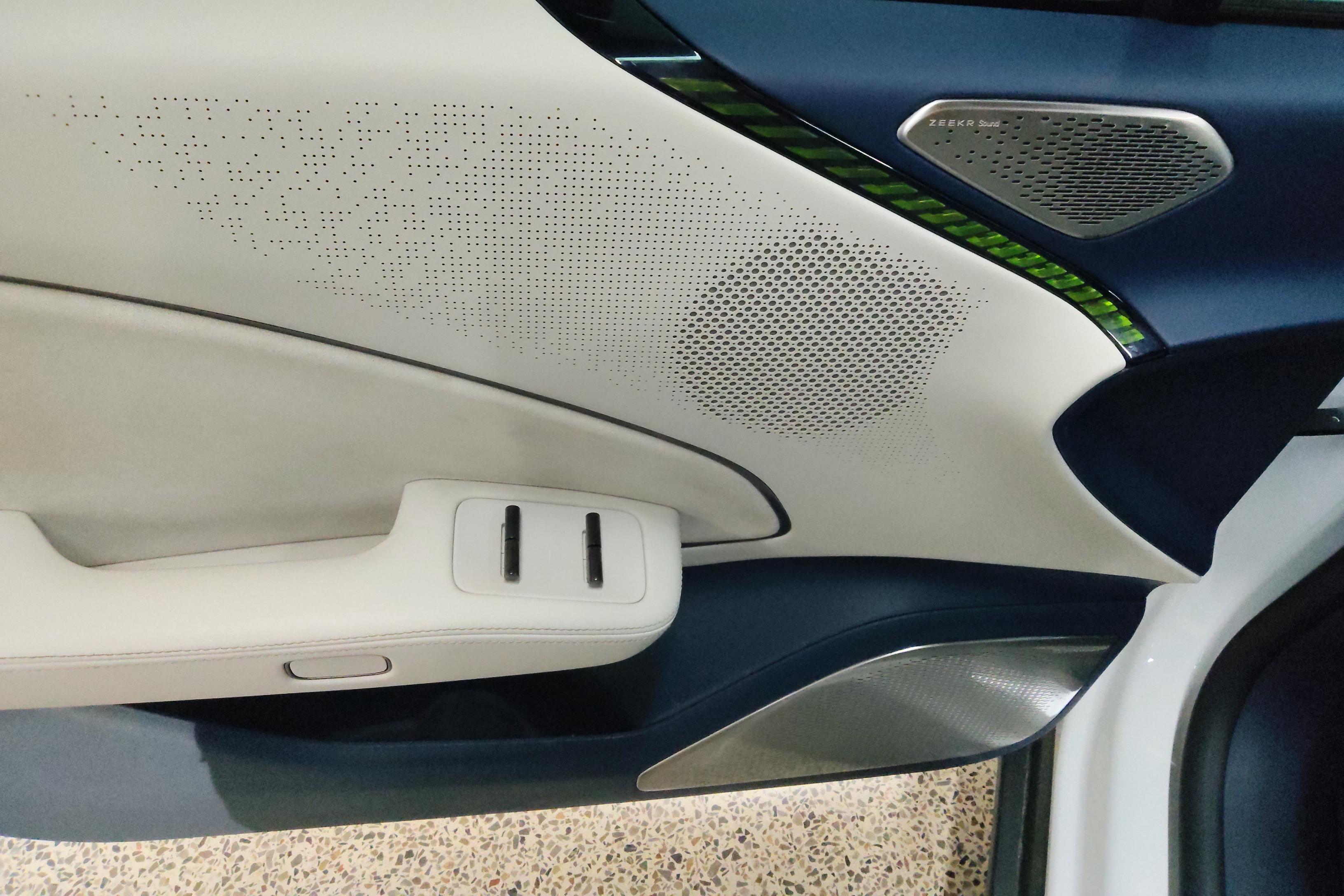 极氪007 2024款 0.0T 自动 后驱增强版75kWh 