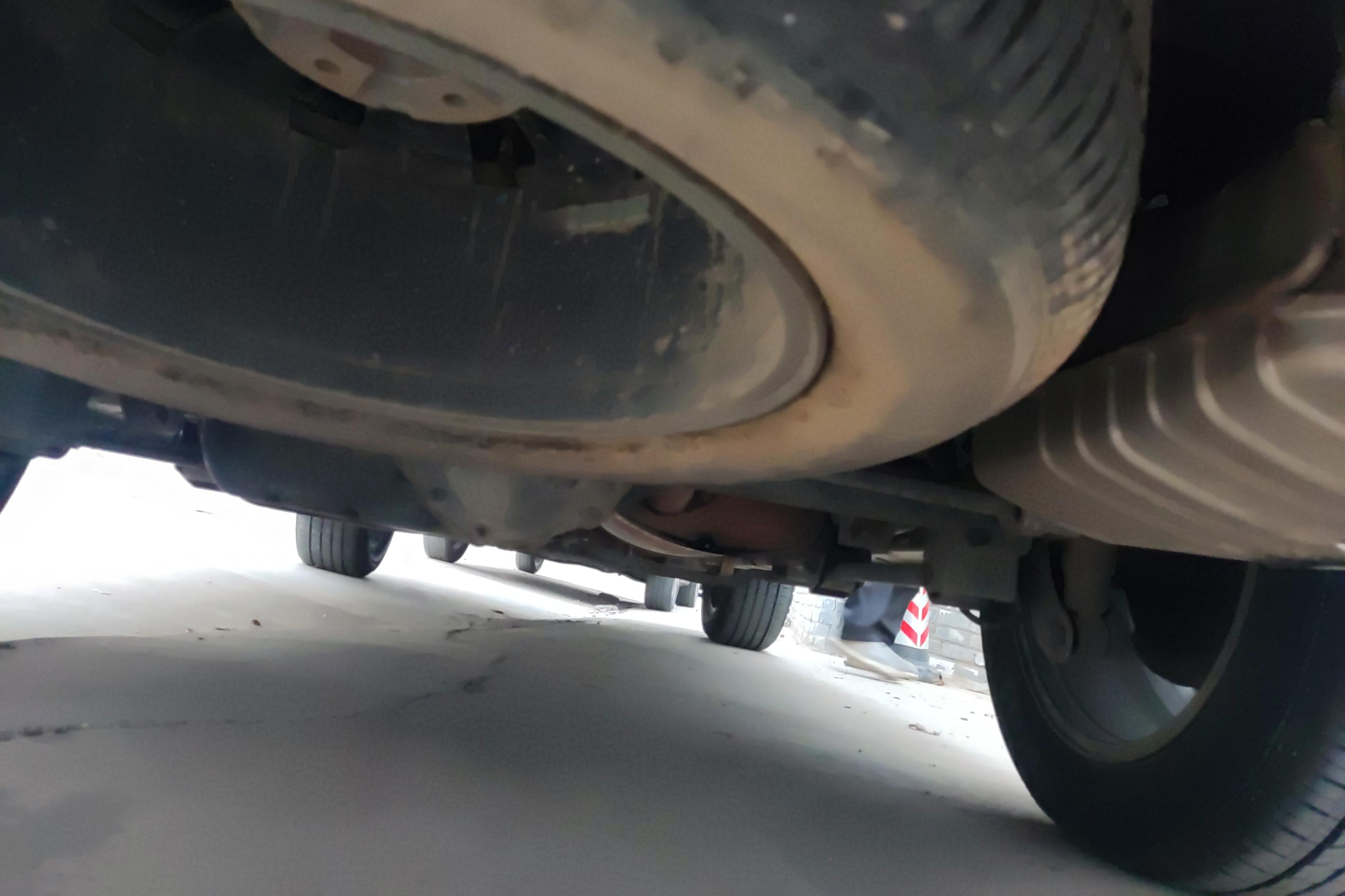 荣威RX8 2018款 2.0T 自动 后驱 30T智联网旗舰版 (国Ⅴ) 