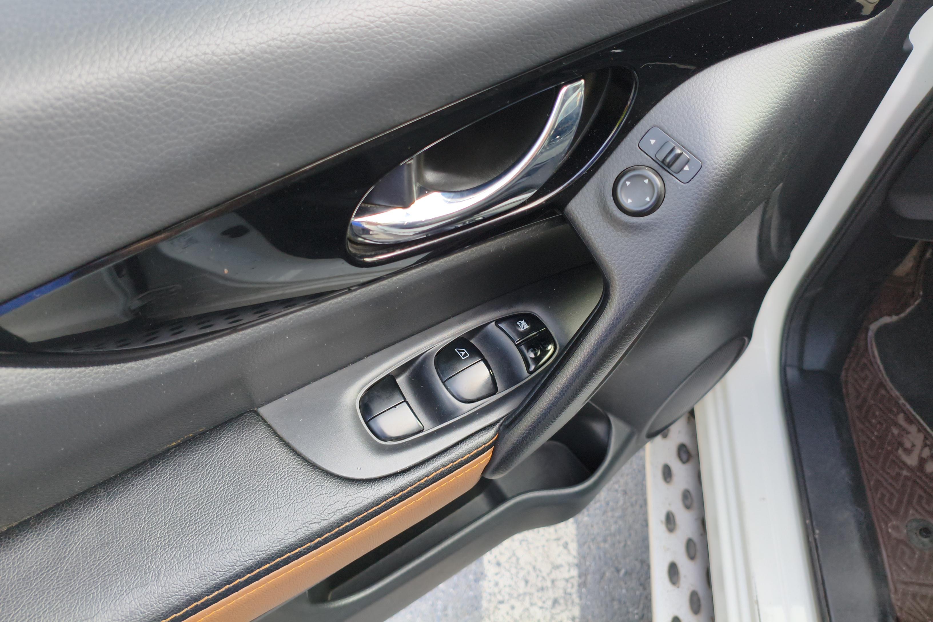 日产逍客 2016款 2.0L 自动 前驱 XL精英版 (国Ⅴ) 