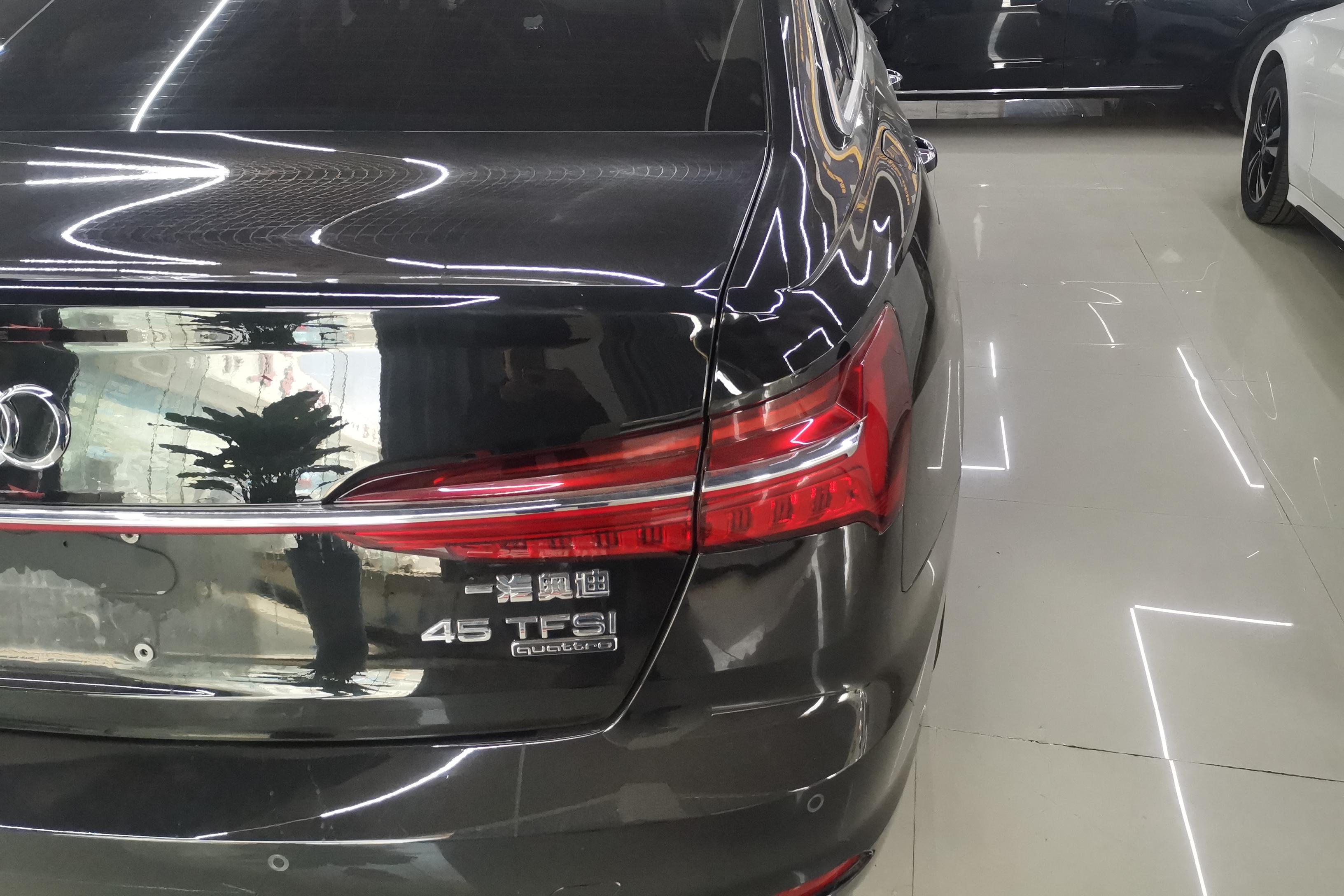 奥迪A6L 45TFSI 2022款 2.0T 自动 尊享致雅型 (国Ⅵ) 