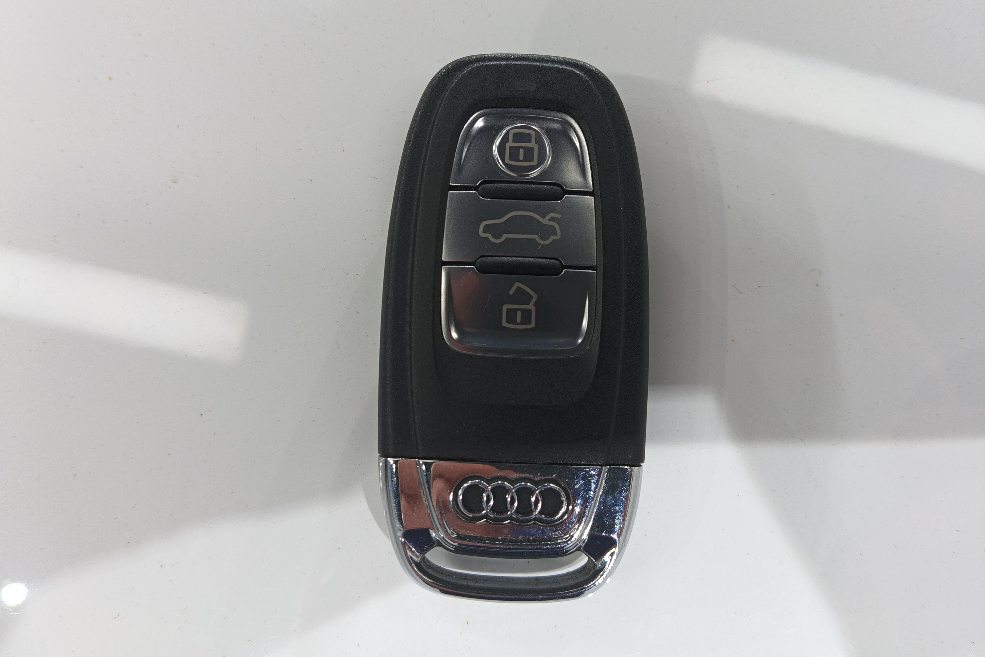 奥迪A4L 2016款 2.0T 自动 标准型典藏版 (国Ⅴ) 