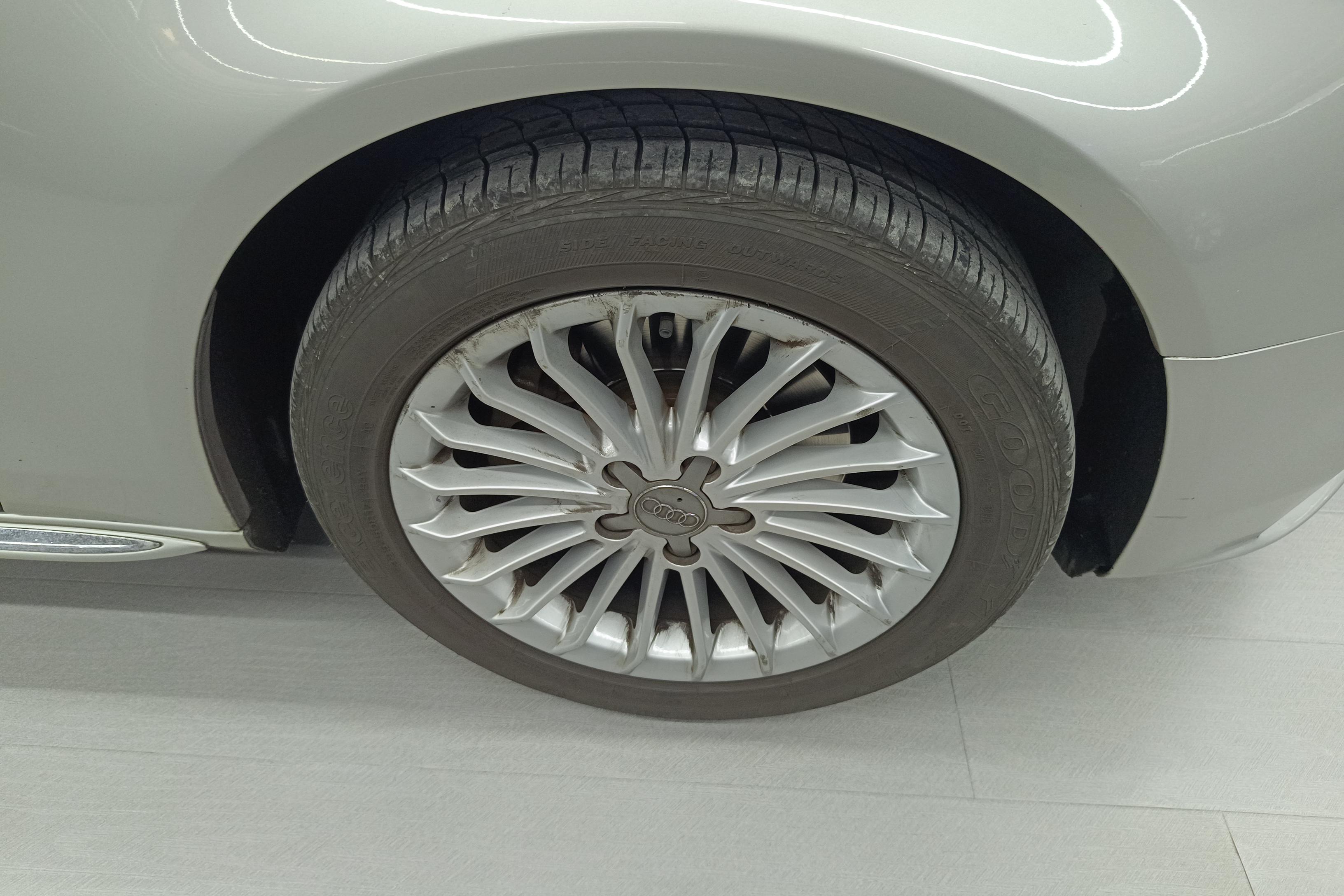 奥迪A4L 2015款 2.0T 自动 舒适型 (国Ⅳ) 