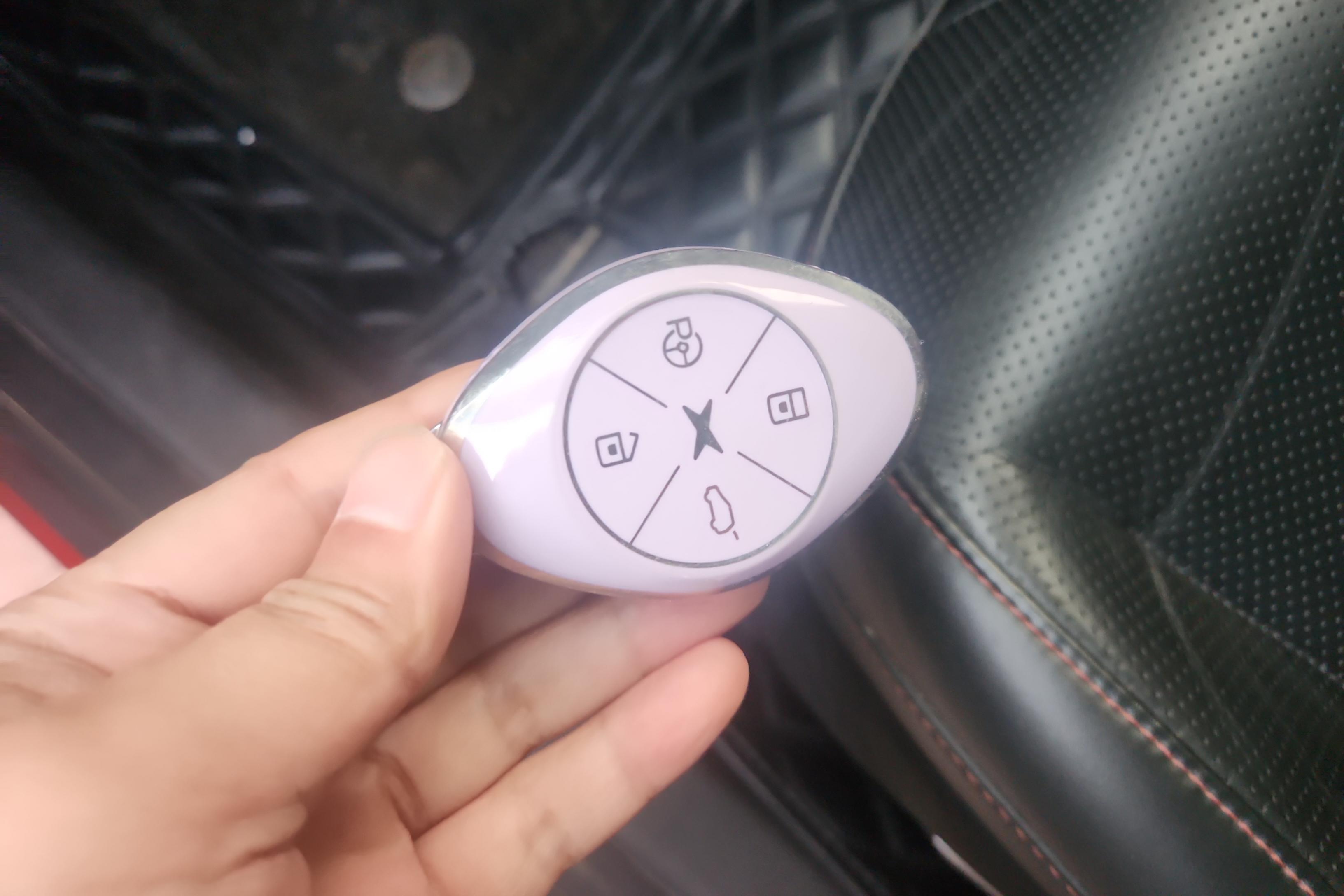 小鹏P7 2020款 自动 长续航智行版 纯电动 