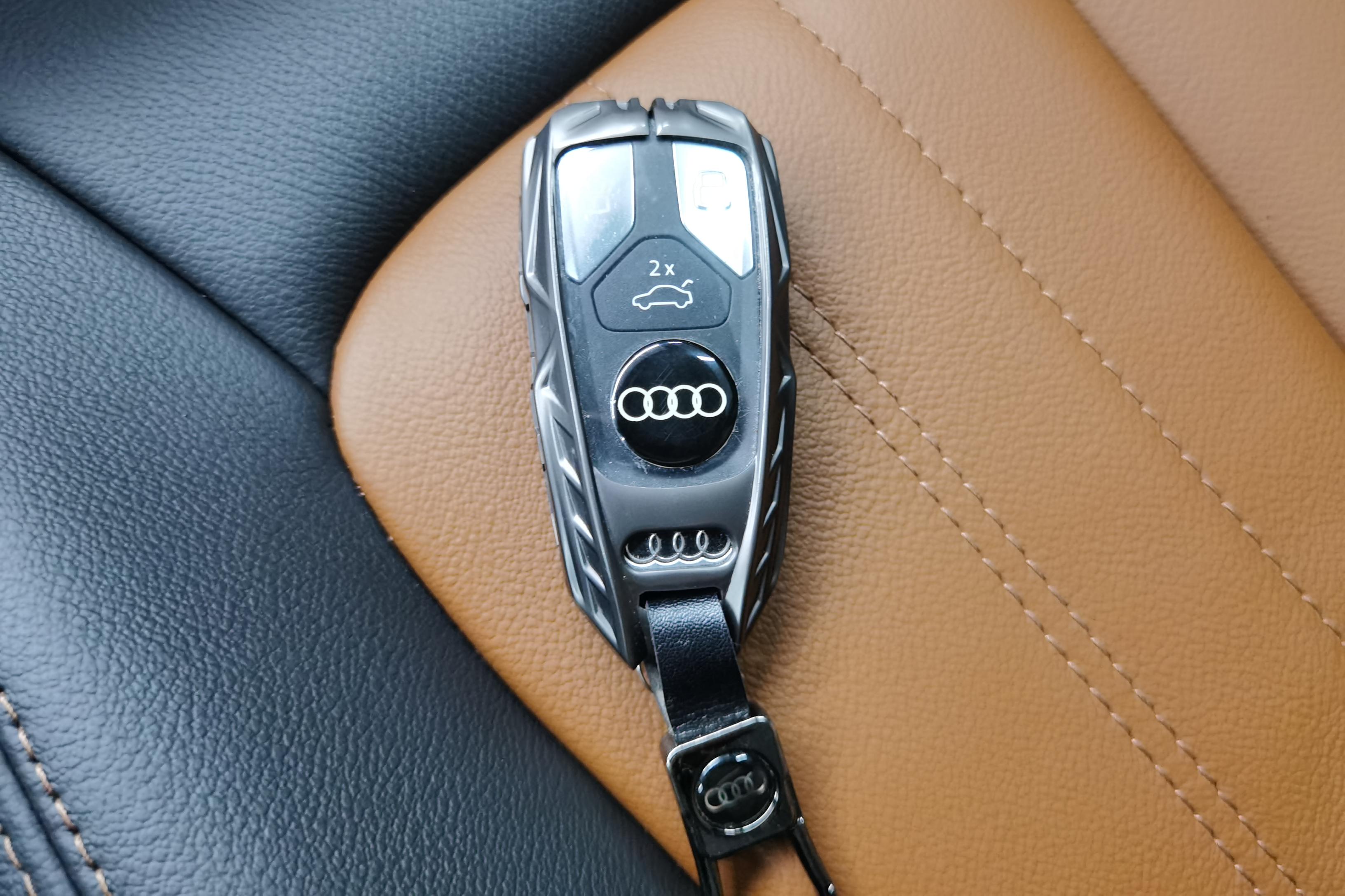 奥迪Q5L 40TFSI 2020款 2.0T 自动 改款荣享时尚型 (国Ⅵ) 