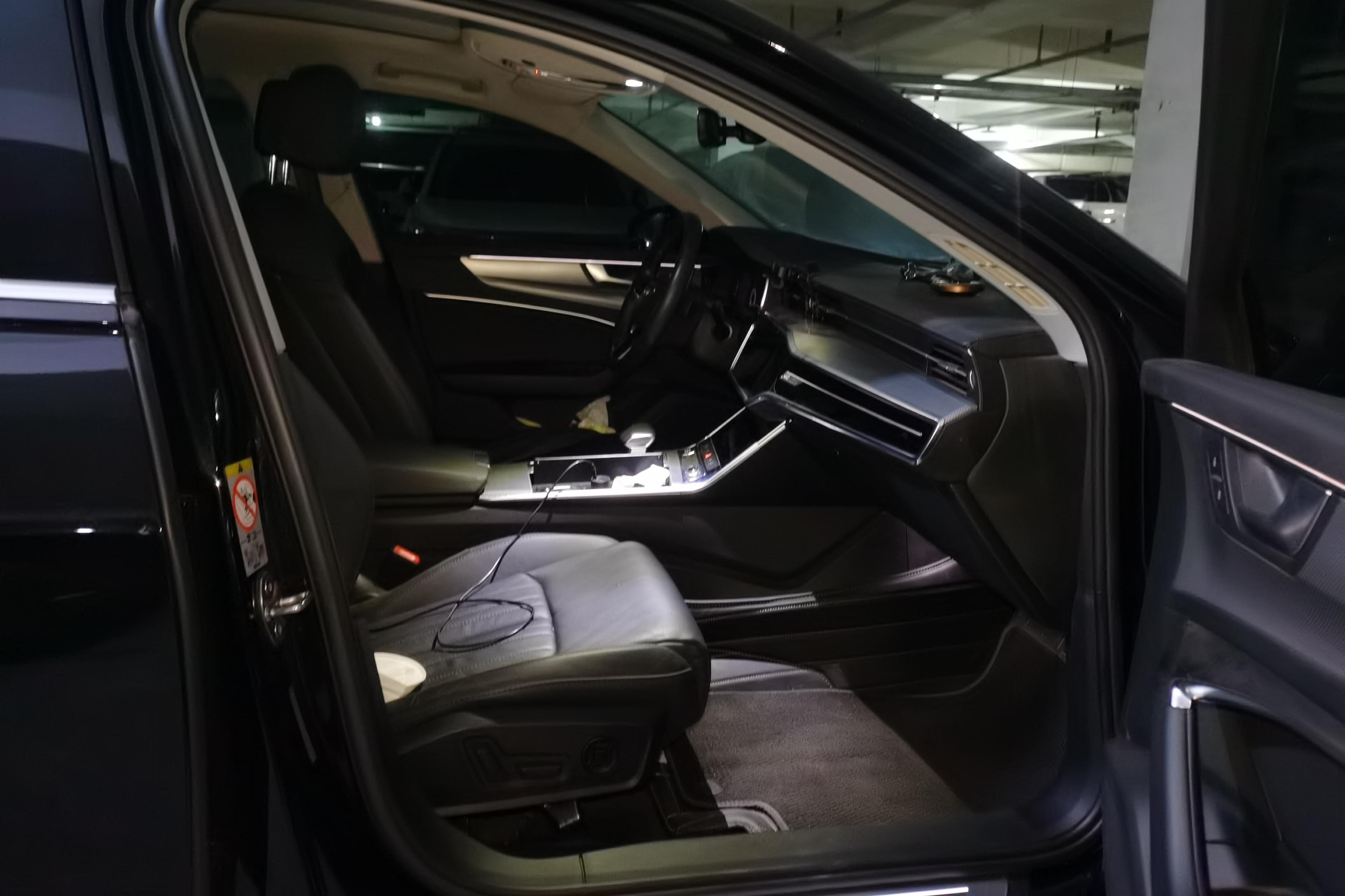 奥迪A6L 45TFSI 2020款 2.0T 自动 臻选致雅型 (国Ⅵ) 