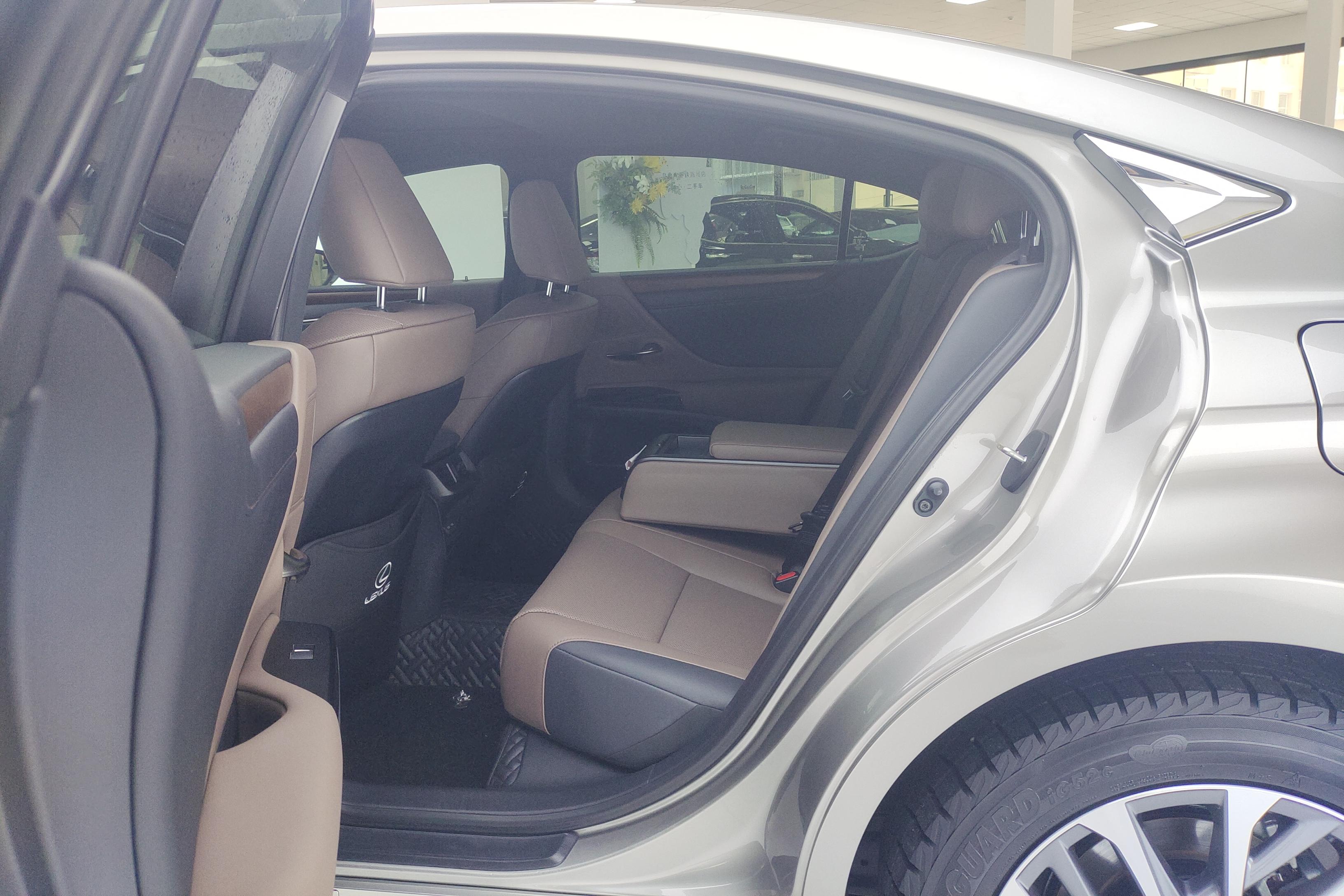 雷克萨斯ES 200 [进口] 2022款 2.0L 自动 豪华版 