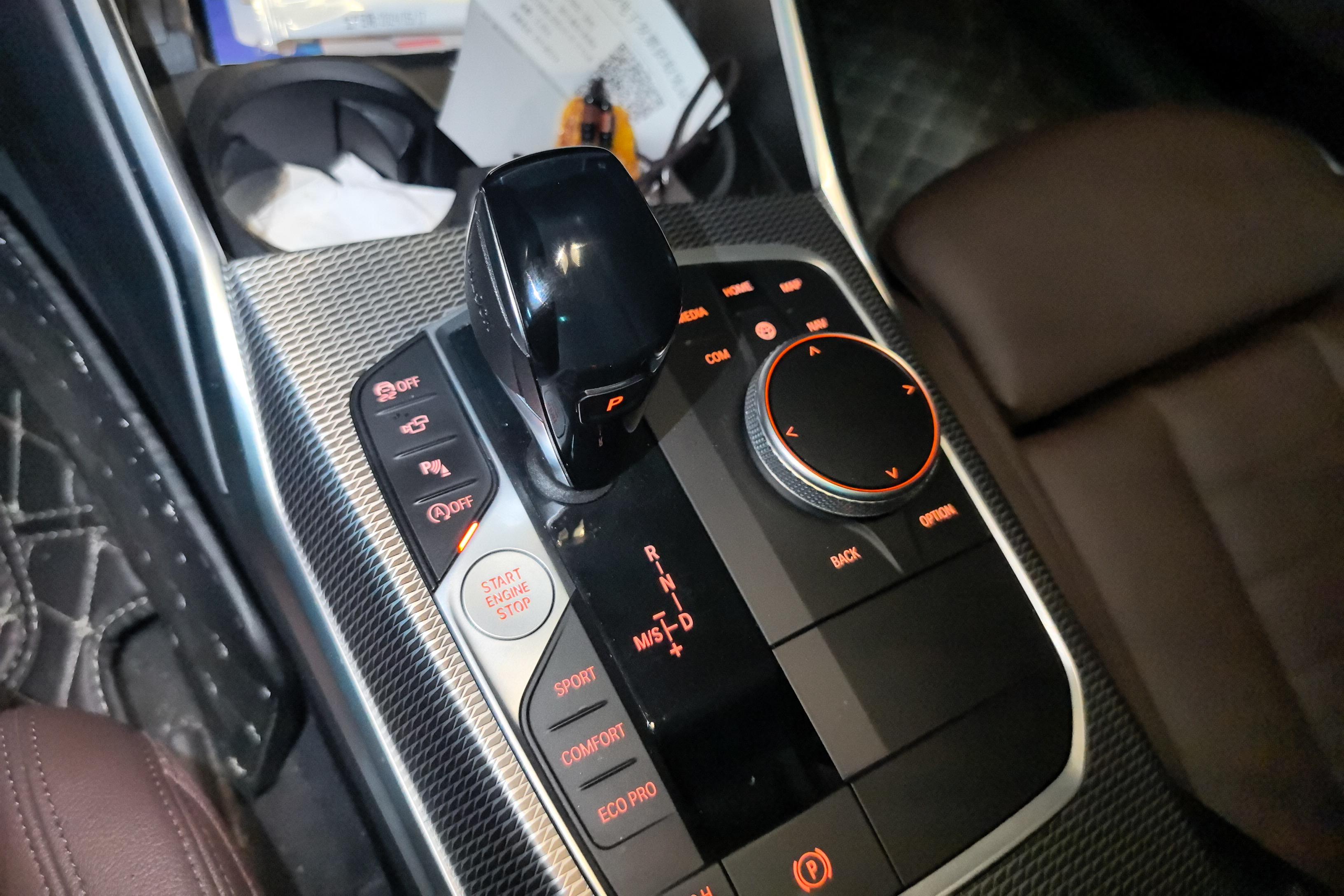 宝马3系 325Li 2020款 2.0T 自动 汽油 改款M运动曜夜版 (国Ⅵ) 