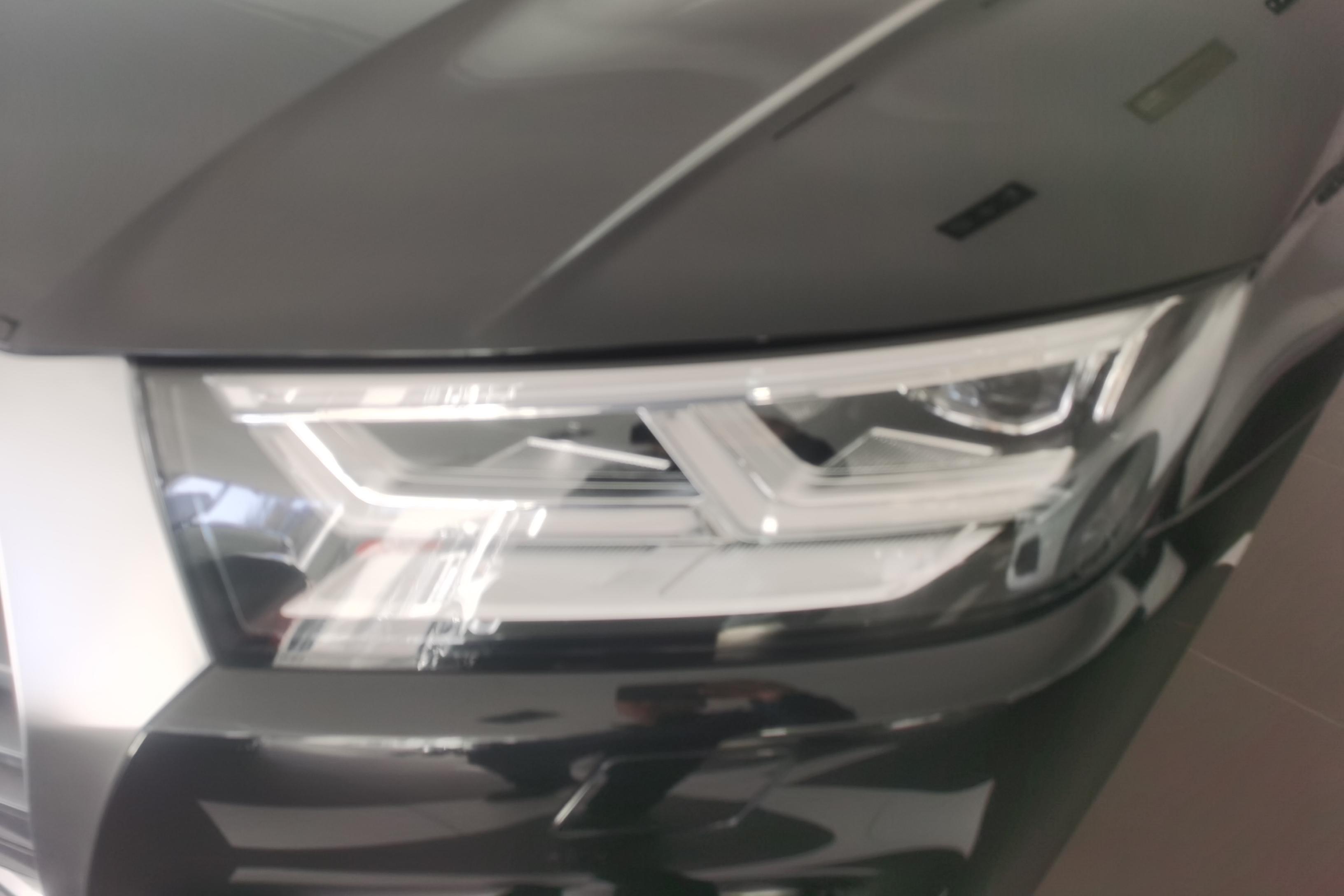 奥迪Q5L 40TFSI 2018款 2.0T 自动 荣享时尚型 (国Ⅴ) 