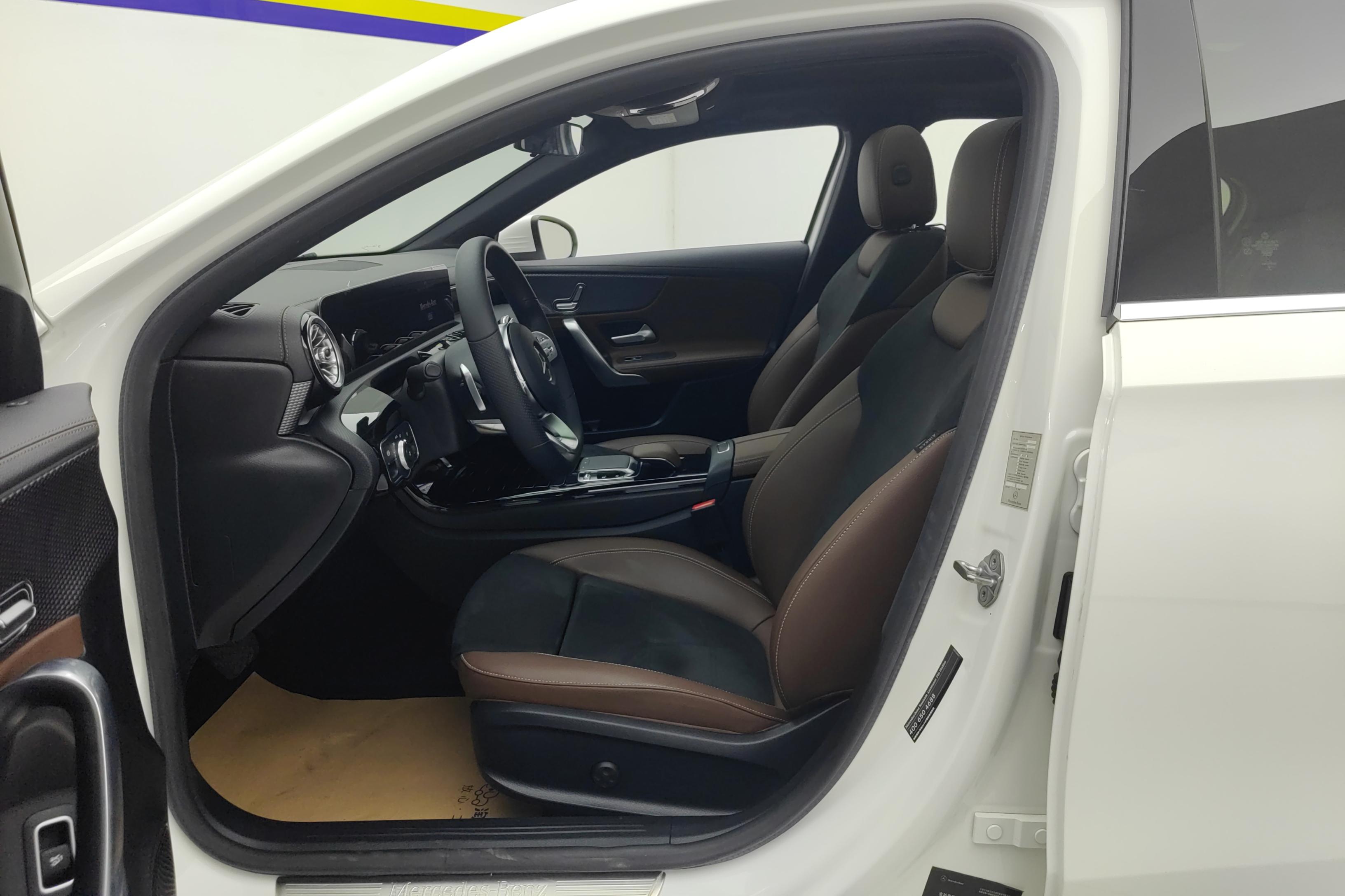 奔驰A级 A200L 2020款 1.3T 自动 运动轿车版 (国Ⅵ) 