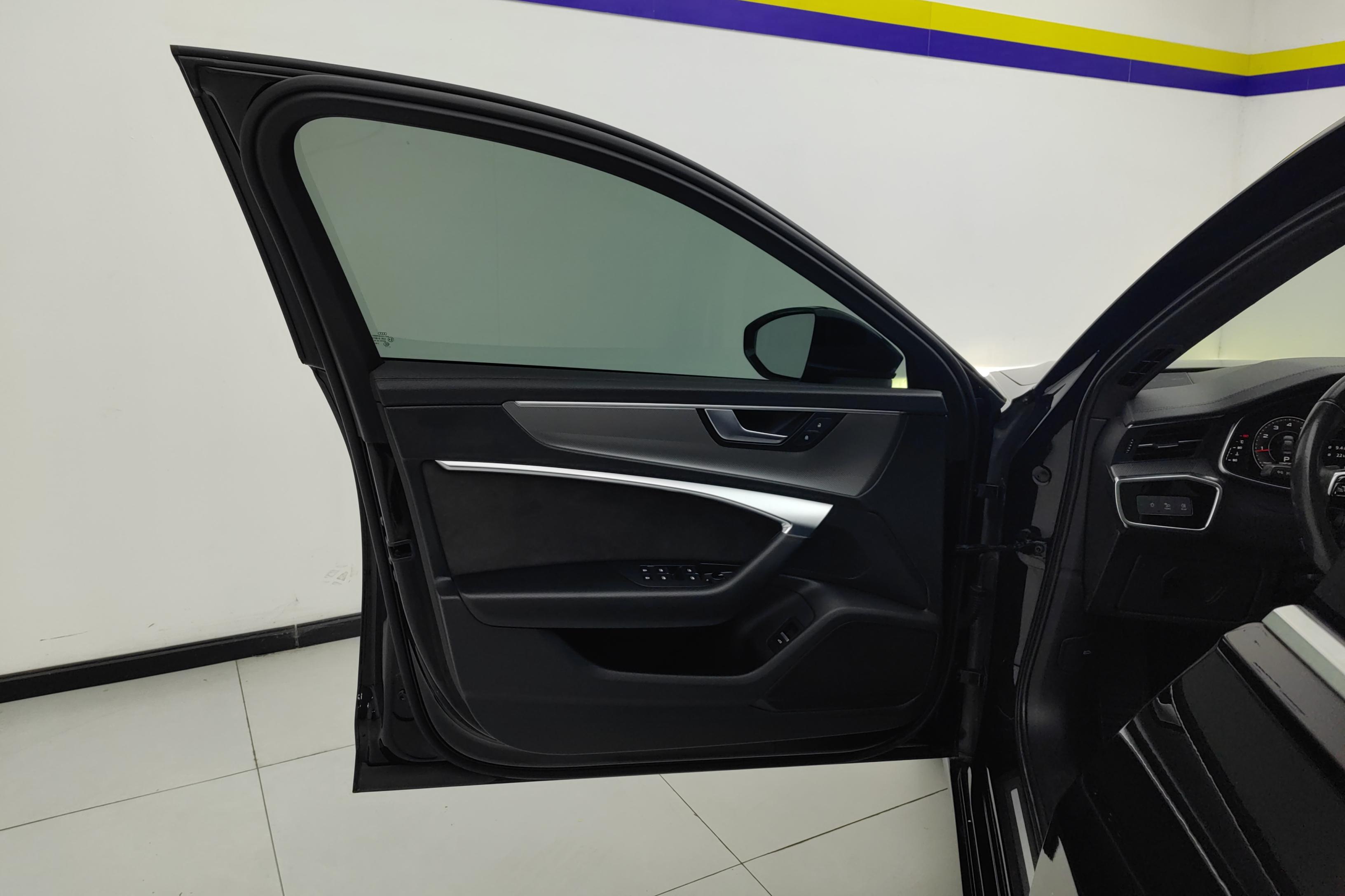奥迪A6L 40TFSI 2019款 2.0T 自动 豪华动感型 (国Ⅵ) 
