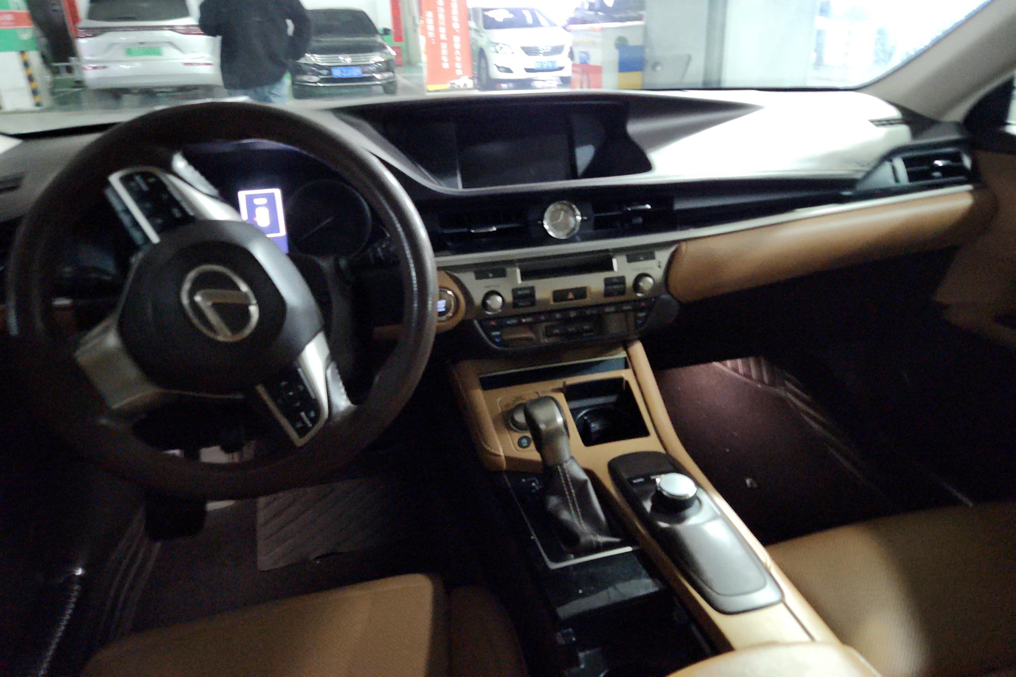 雷克萨斯ES 200 [进口] 2017款 2.0L 自动 30周年纪念版 