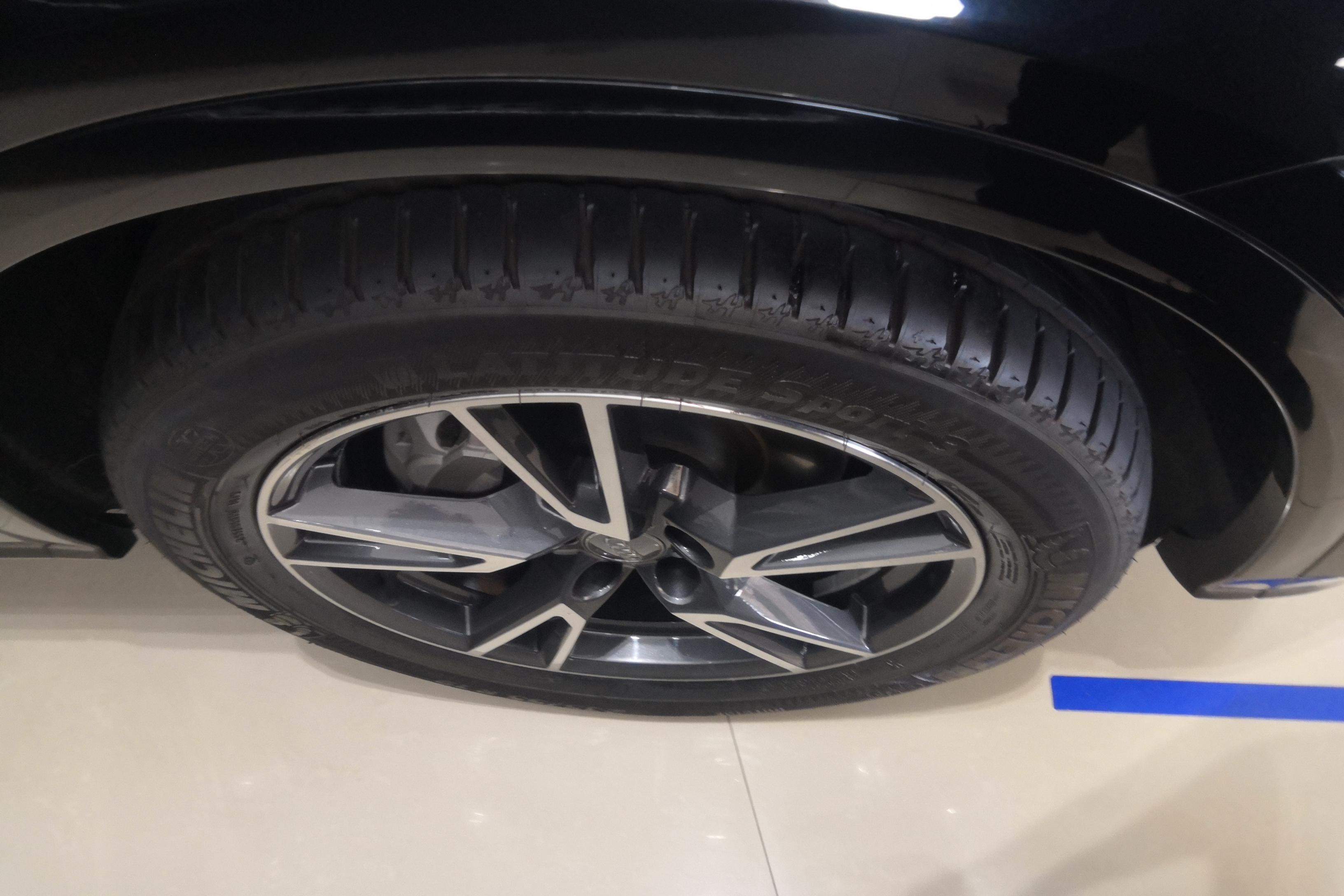 奥迪Q5L 40TFSI 2018款 2.0T 自动 荣享时尚型 (国Ⅵ) 