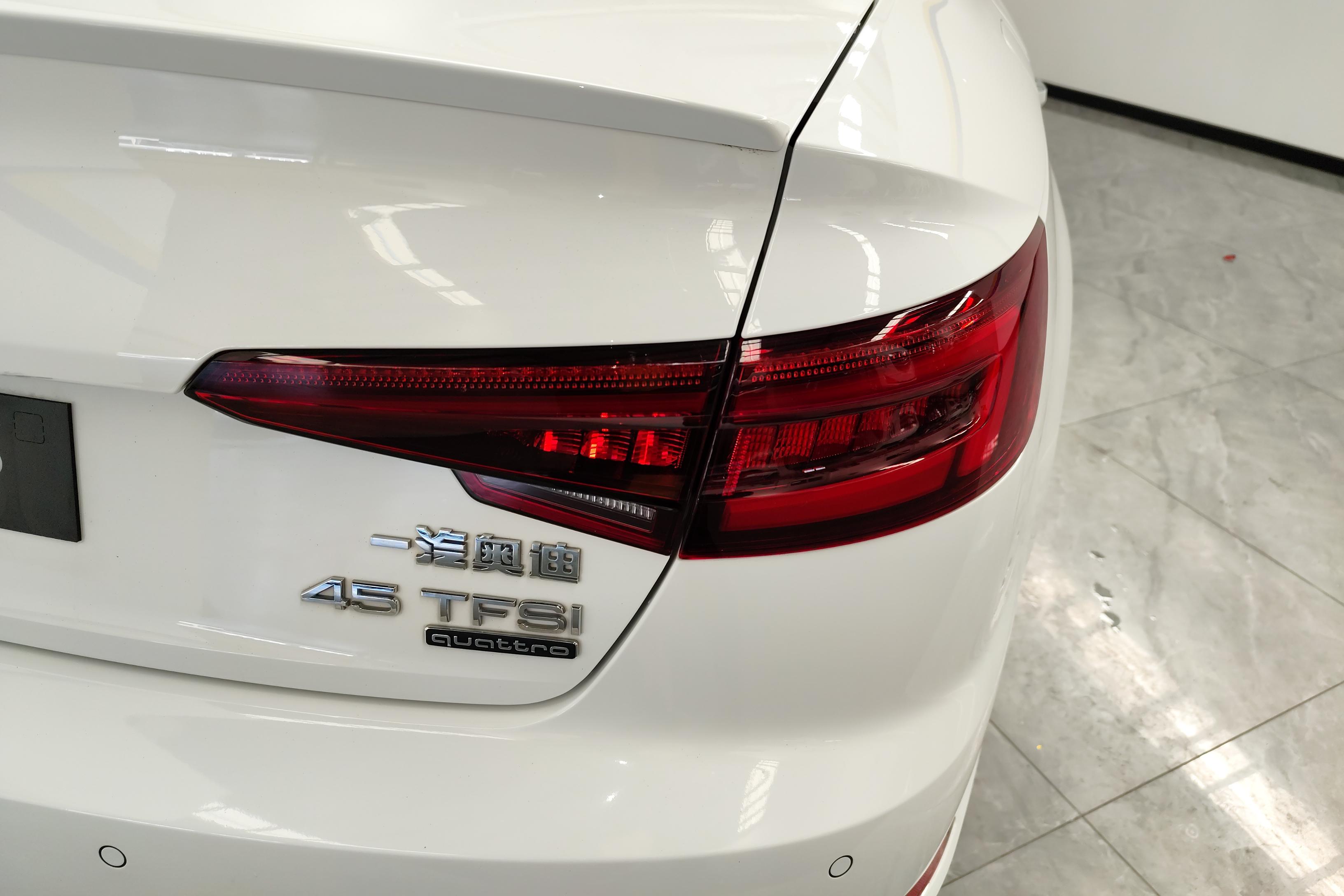 奥迪A4L 2019款 2.0T 自动 quattro个性运动版 (国Ⅵ) 