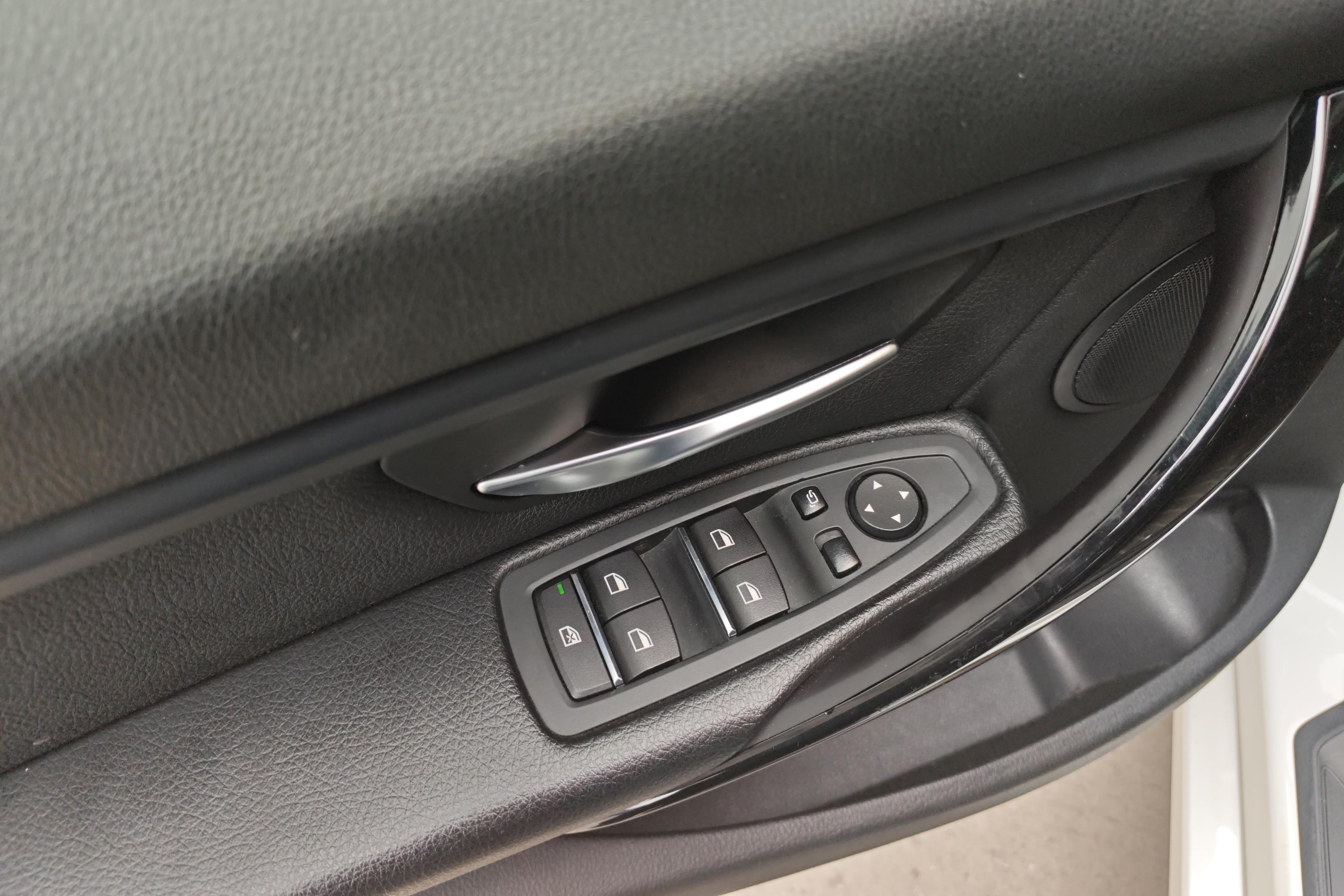 宝马3系 320Li 2019款 2.0T 自动 汽油 时尚版 (国Ⅴ) 