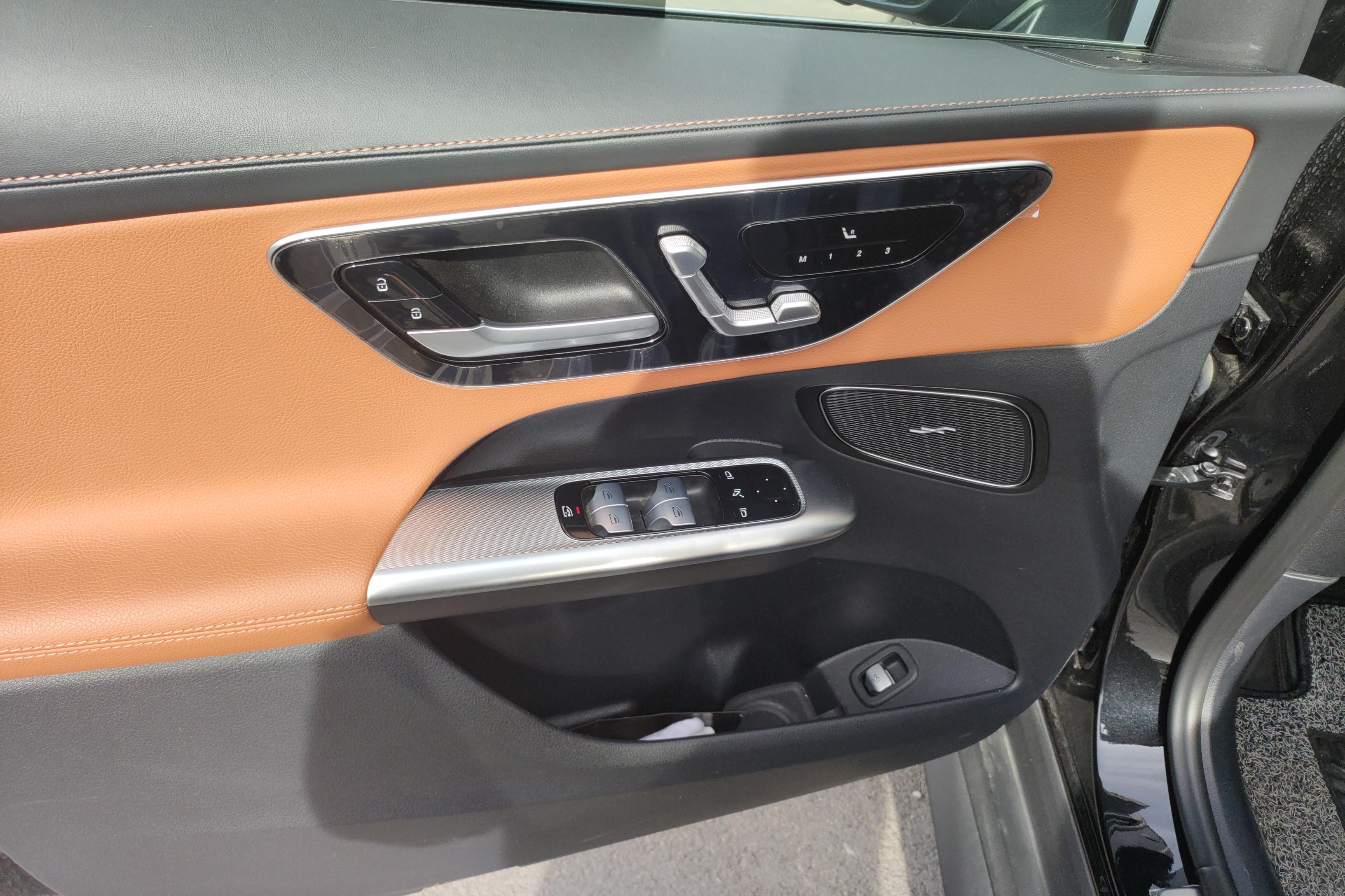 奔驰GLC GLC260L 2024款 2.0T 自动 豪华型 (国Ⅵ) 