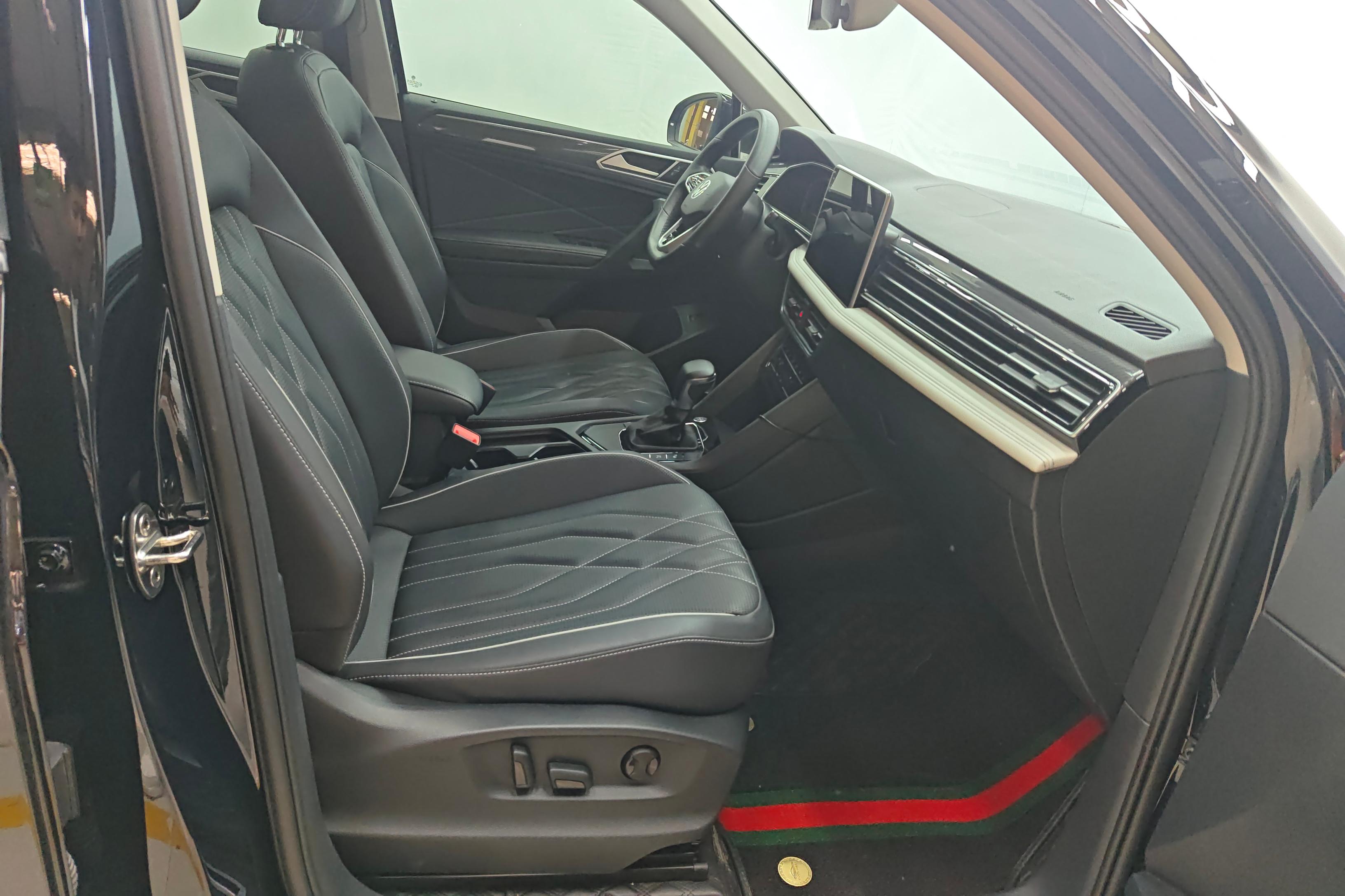 大众途观L R-Line 2023款 2.0T 自动 330TSI越享版 (国Ⅵ) 