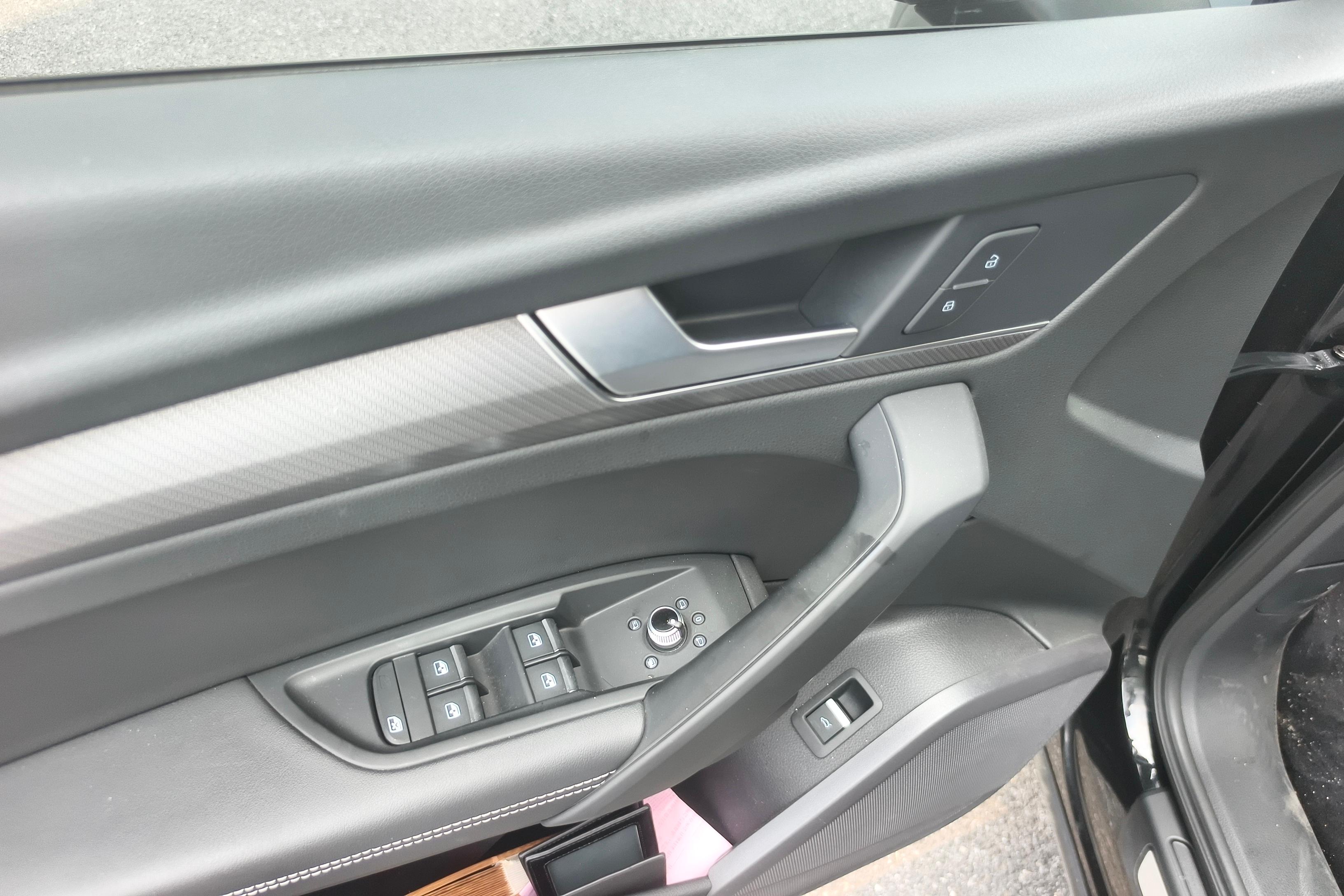 奥迪Q5L 40TFSI 2022款 2.0T 自动 改款豪华动感型 (国Ⅵ) 