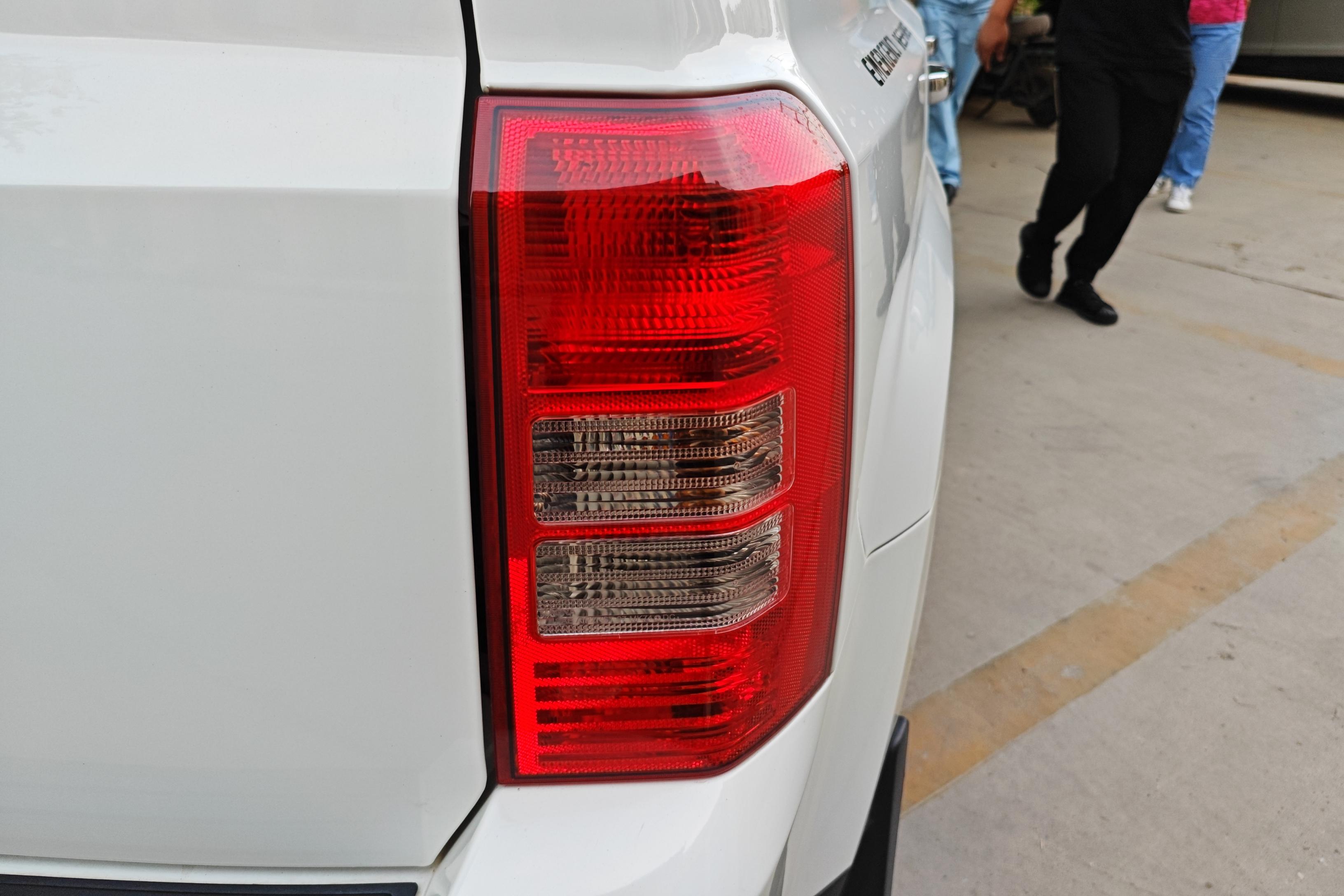 吉普自由客 [进口] 2014款 2.4L 自动 四驱 改款运动版 