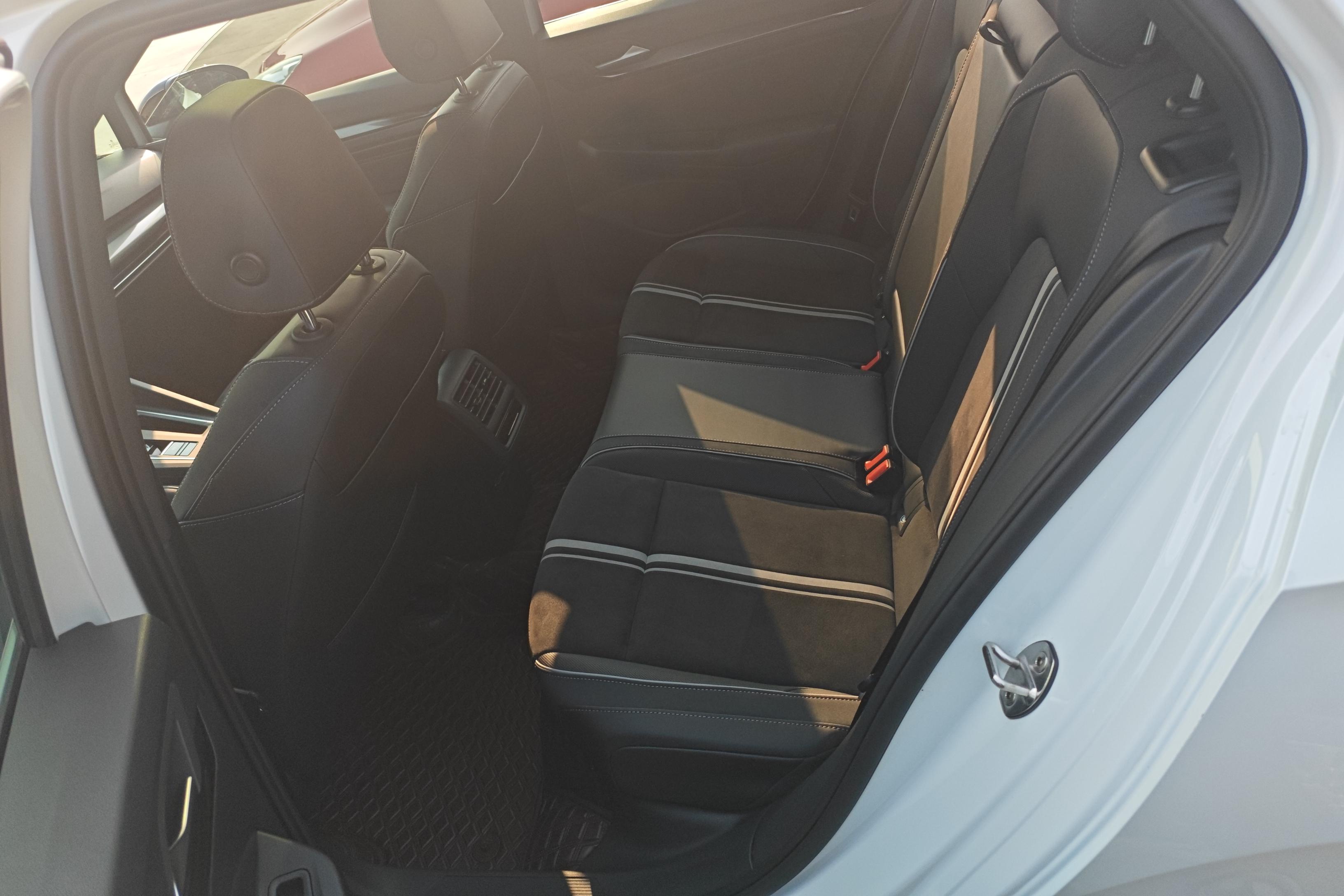 大众高尔夫 2021款 1.4T 自动 汽油 R-Line (国Ⅵ) 