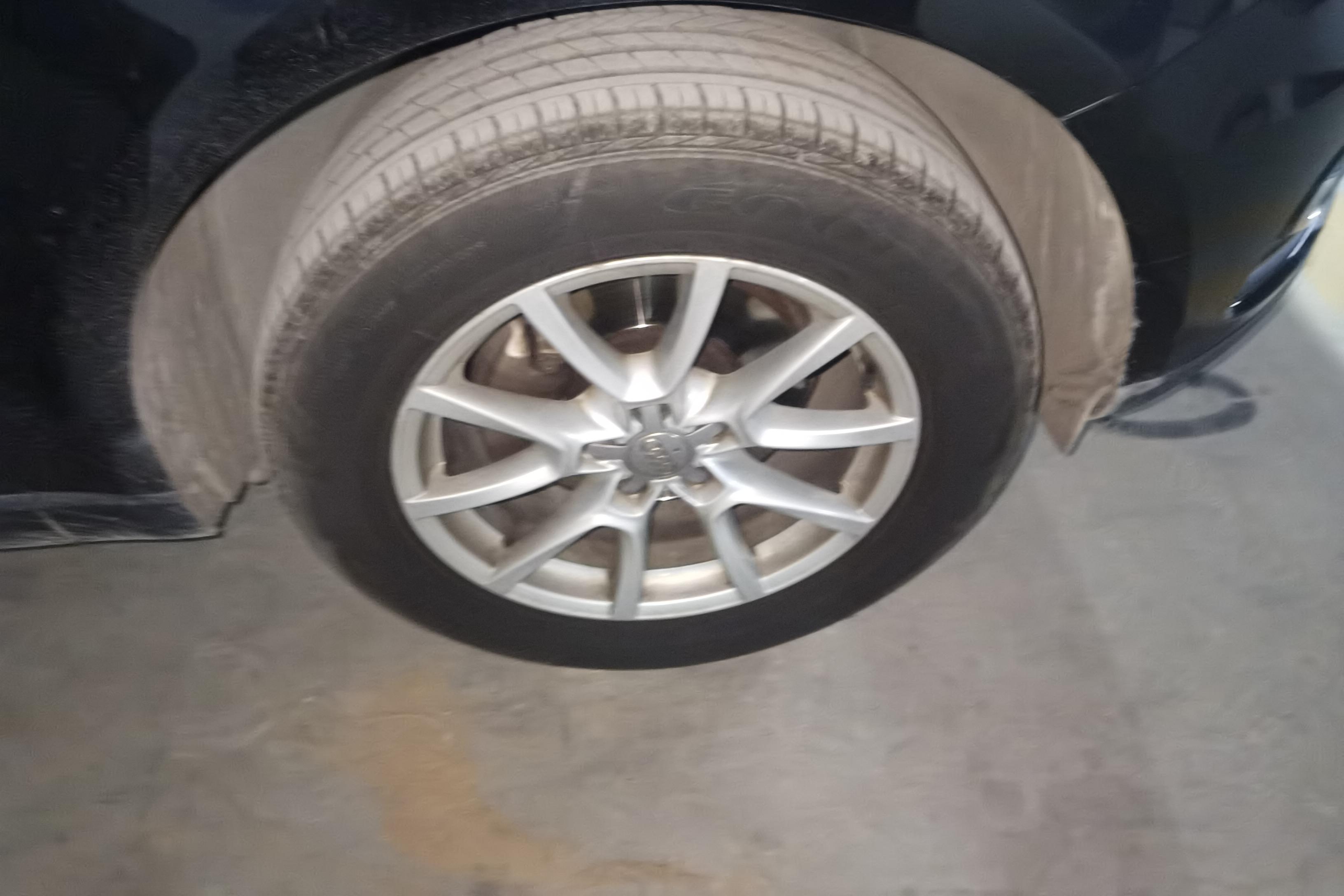 奥迪Q5 2013款 2.0T 自动 四驱 汽油 进取型 (国Ⅳ) 