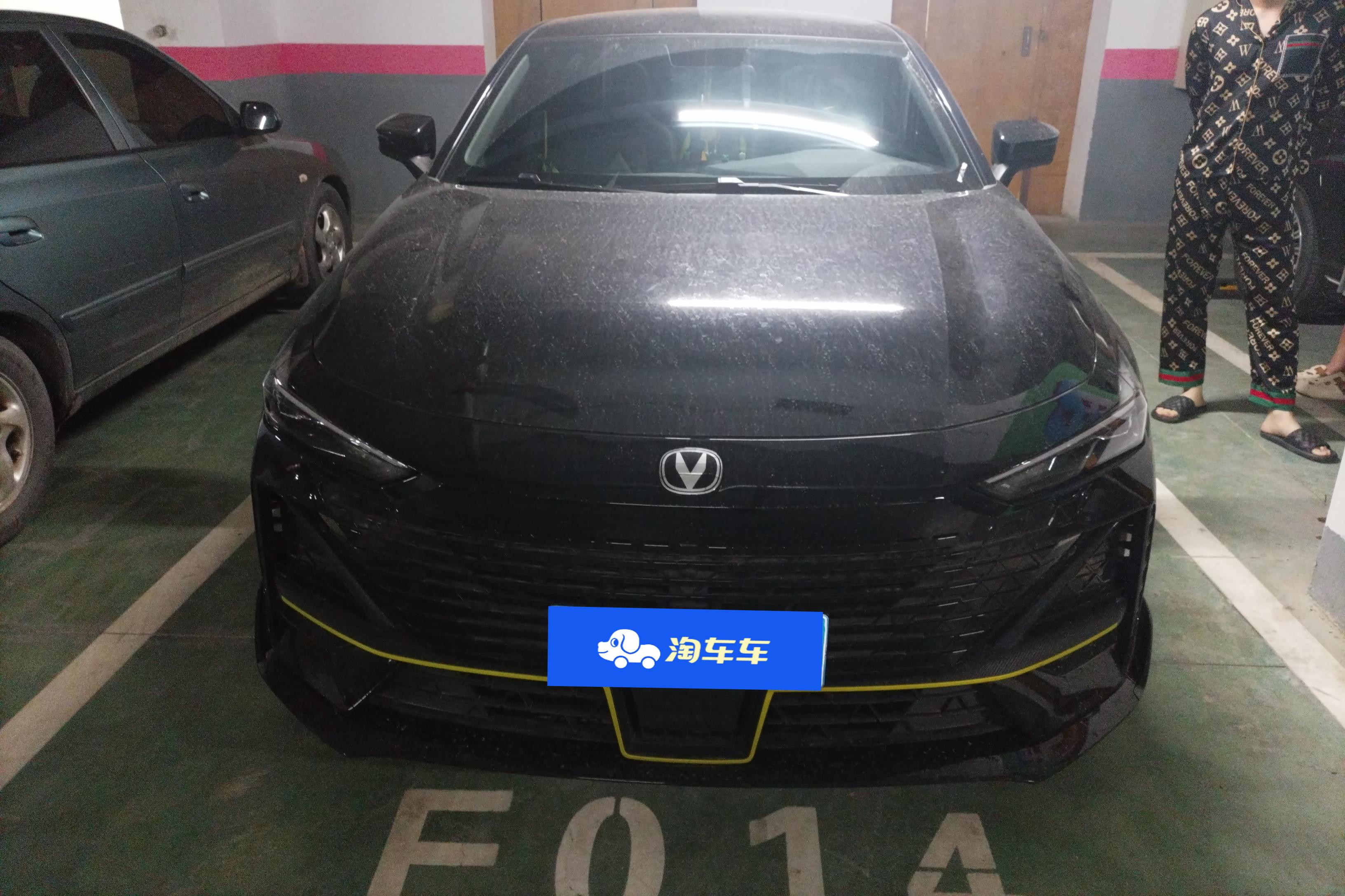 长安UNI-V 2022款 1.5T 自动 运动版 (国Ⅵ) 