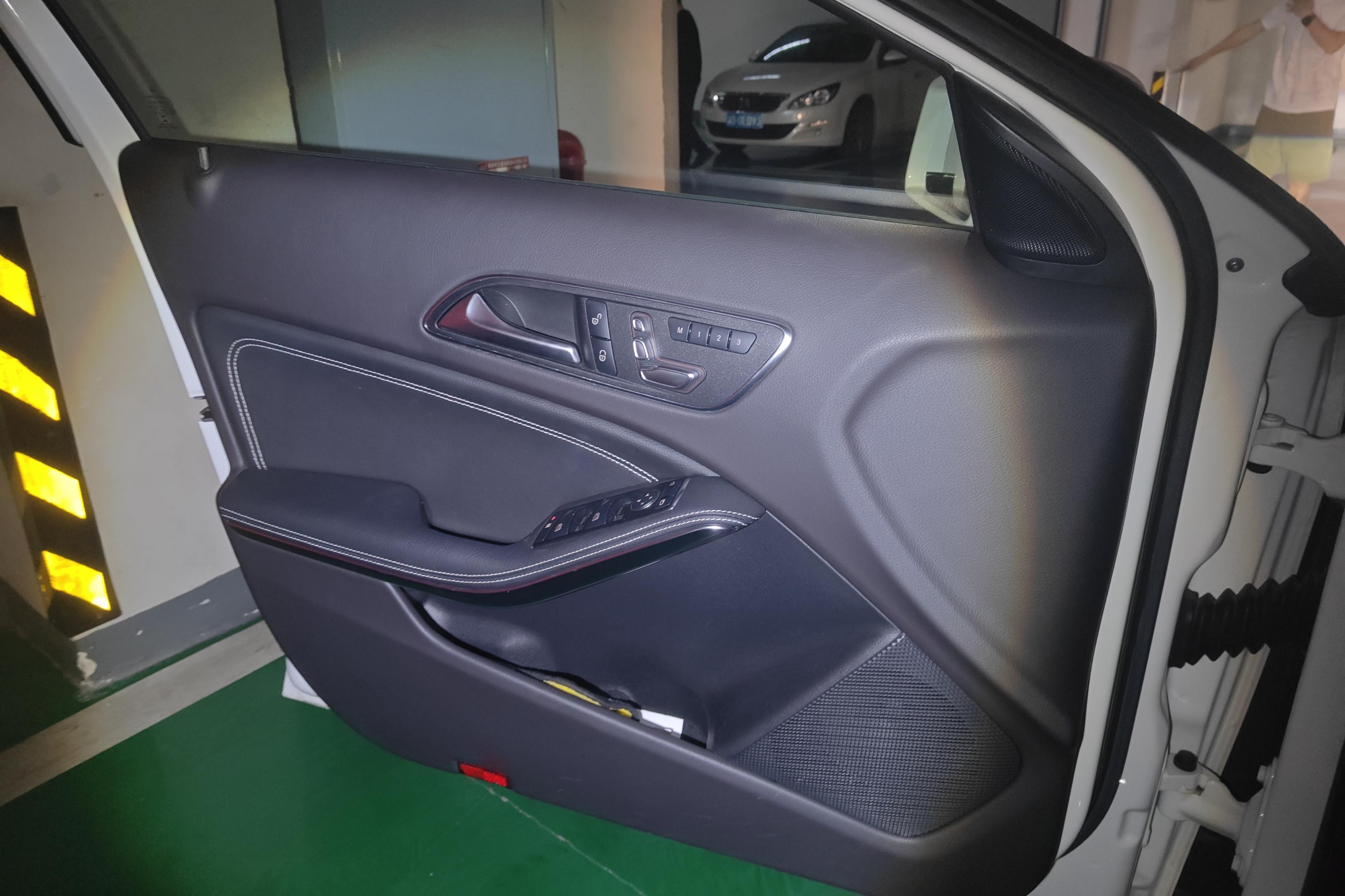 奔驰GLA 200 2018款 1.6T 自动 动感型 (国Ⅴ) 