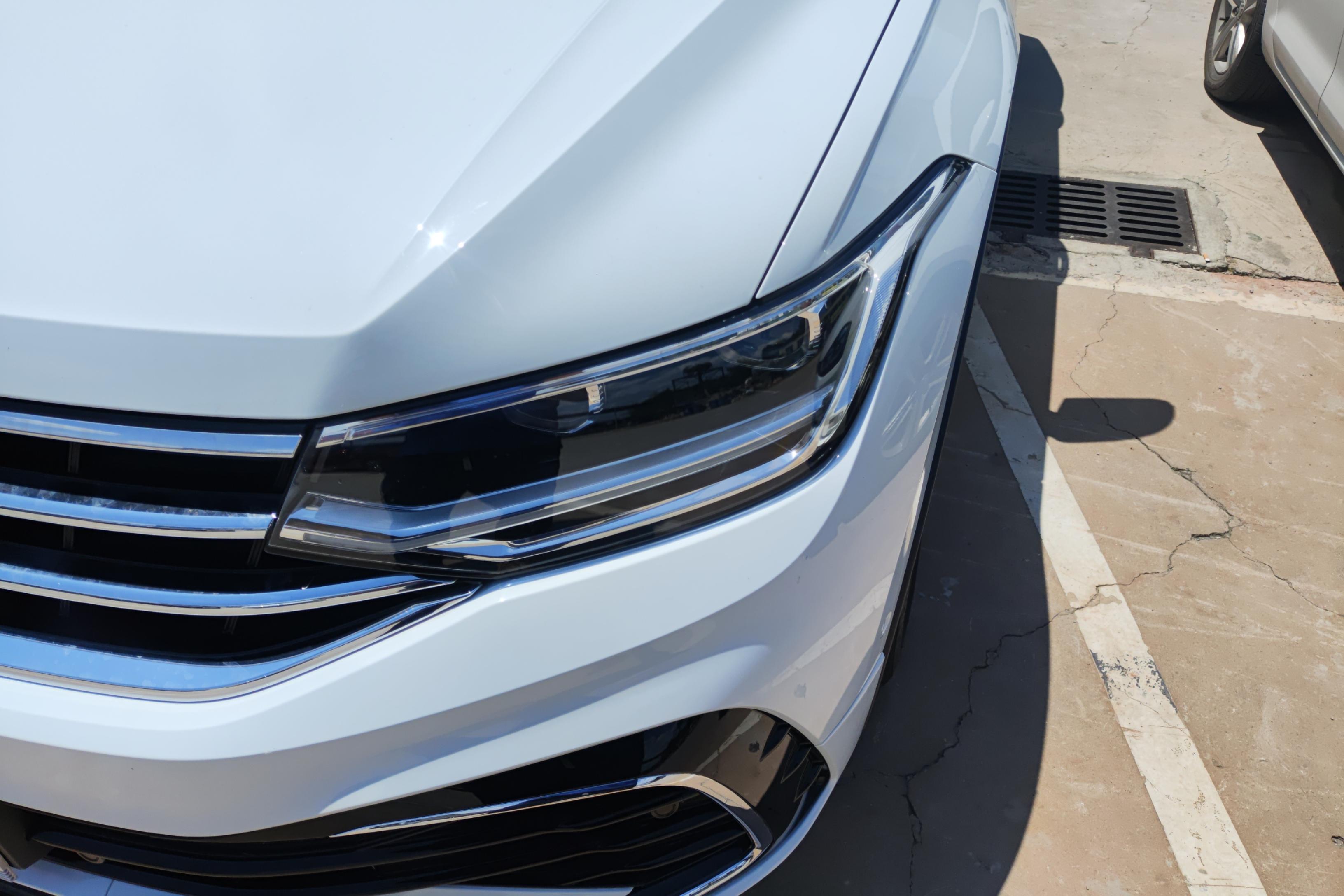 大众途观L R-Line 2023款 2.0T 自动 330TSI越享版 (国Ⅵ) 