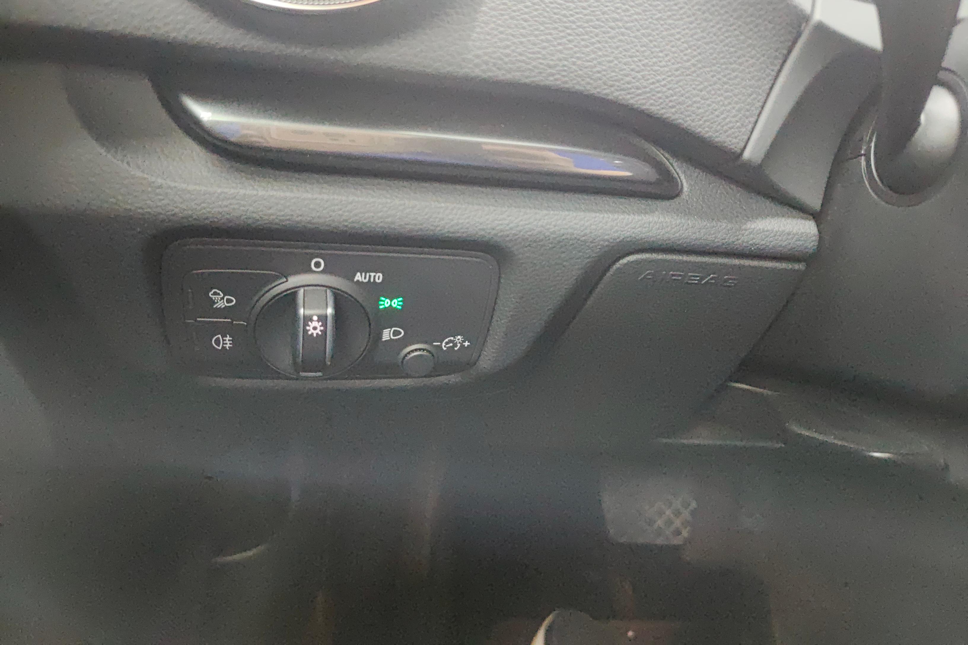 奥迪A3 35TFSI 2019款 1.4T 自动 进取型Limousine (国Ⅴ) 