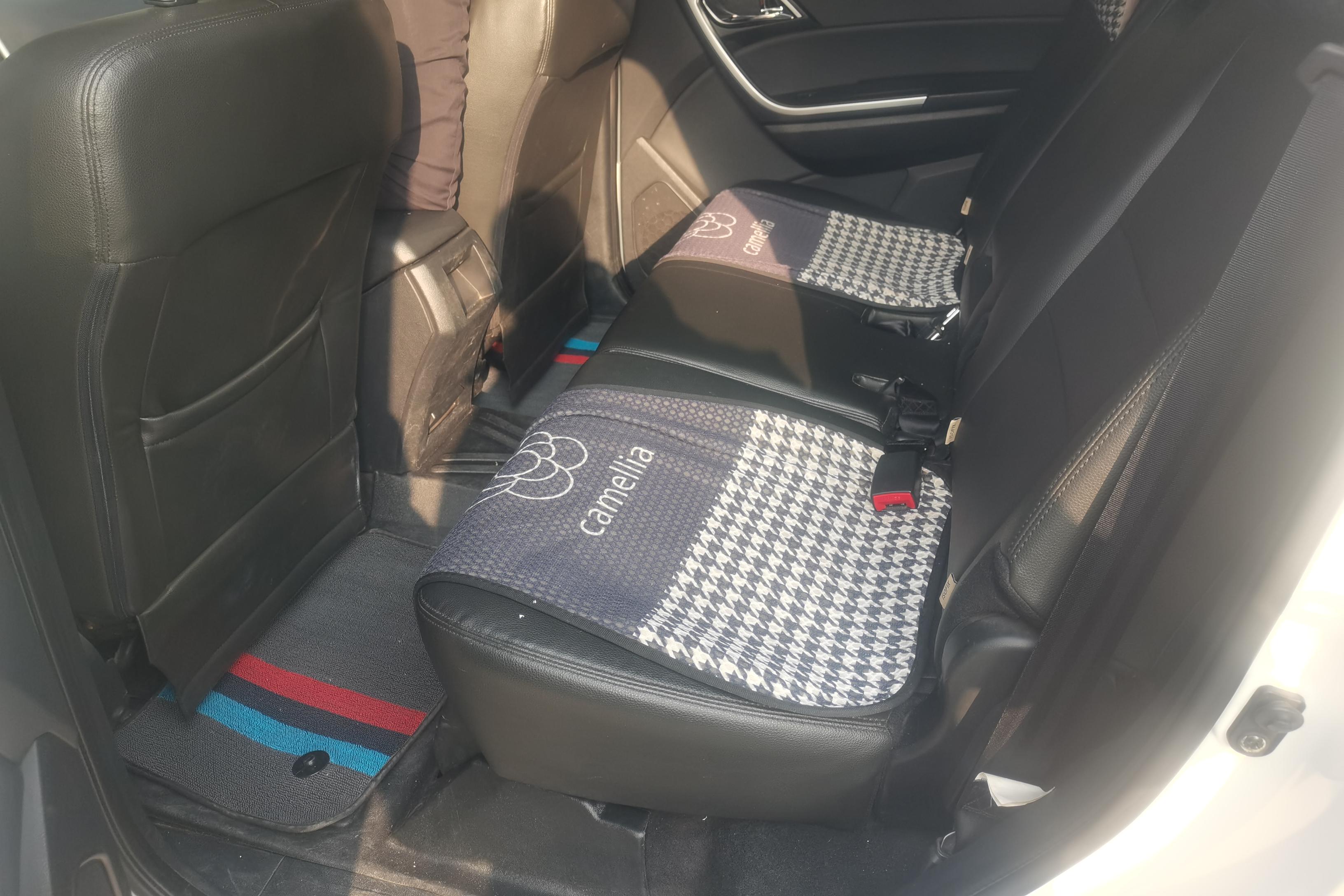 江铃驭胜 S350 2013款 2.4T 自动 后驱 豪华版 (国Ⅳ) 