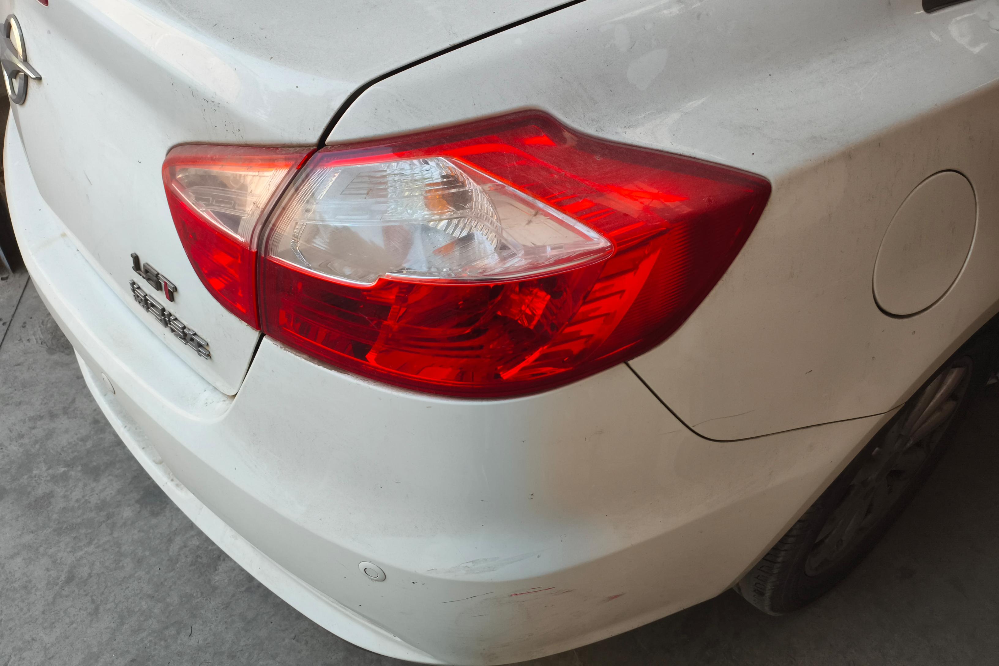 海马M6 2015款 1.5T 手动 运动智能型 (国Ⅴ) 