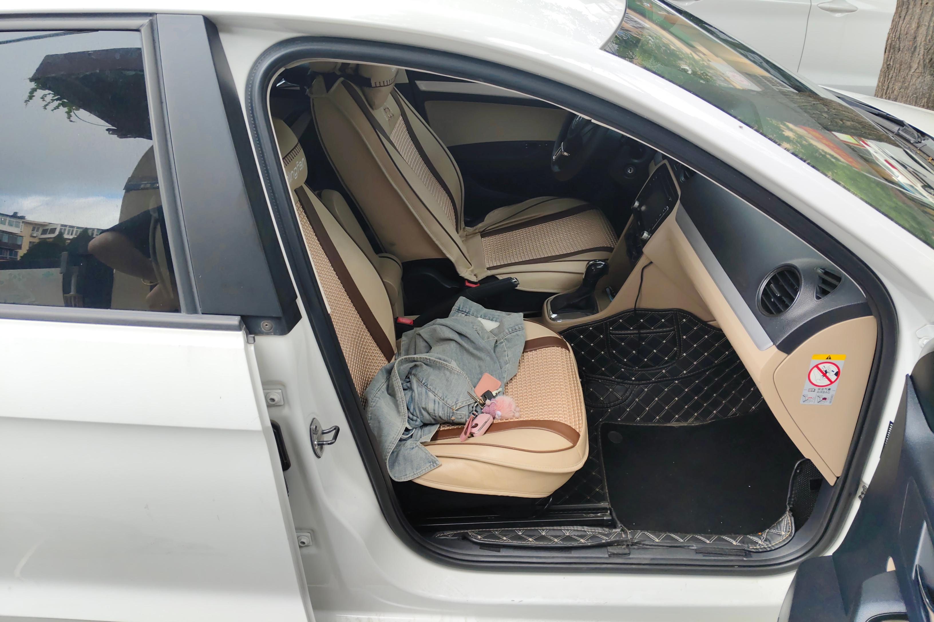 大众捷达 2013款 1.6L 自动 汽油 舒适型 (国Ⅳ) 