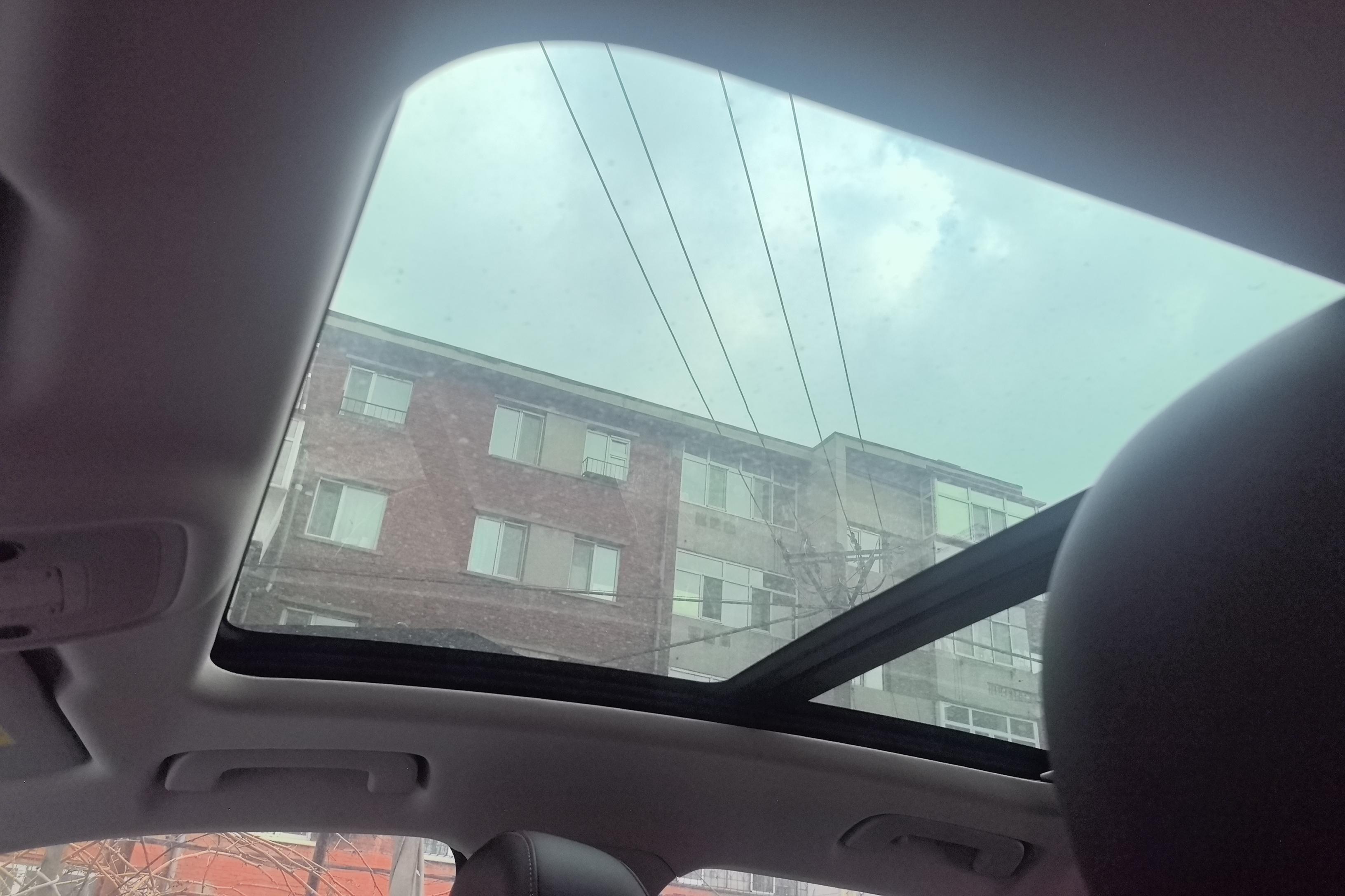 奥迪Q3 40TFSI 2022款 2.0T 自动 前驱 RS套件燃速型 (国Ⅵ) 